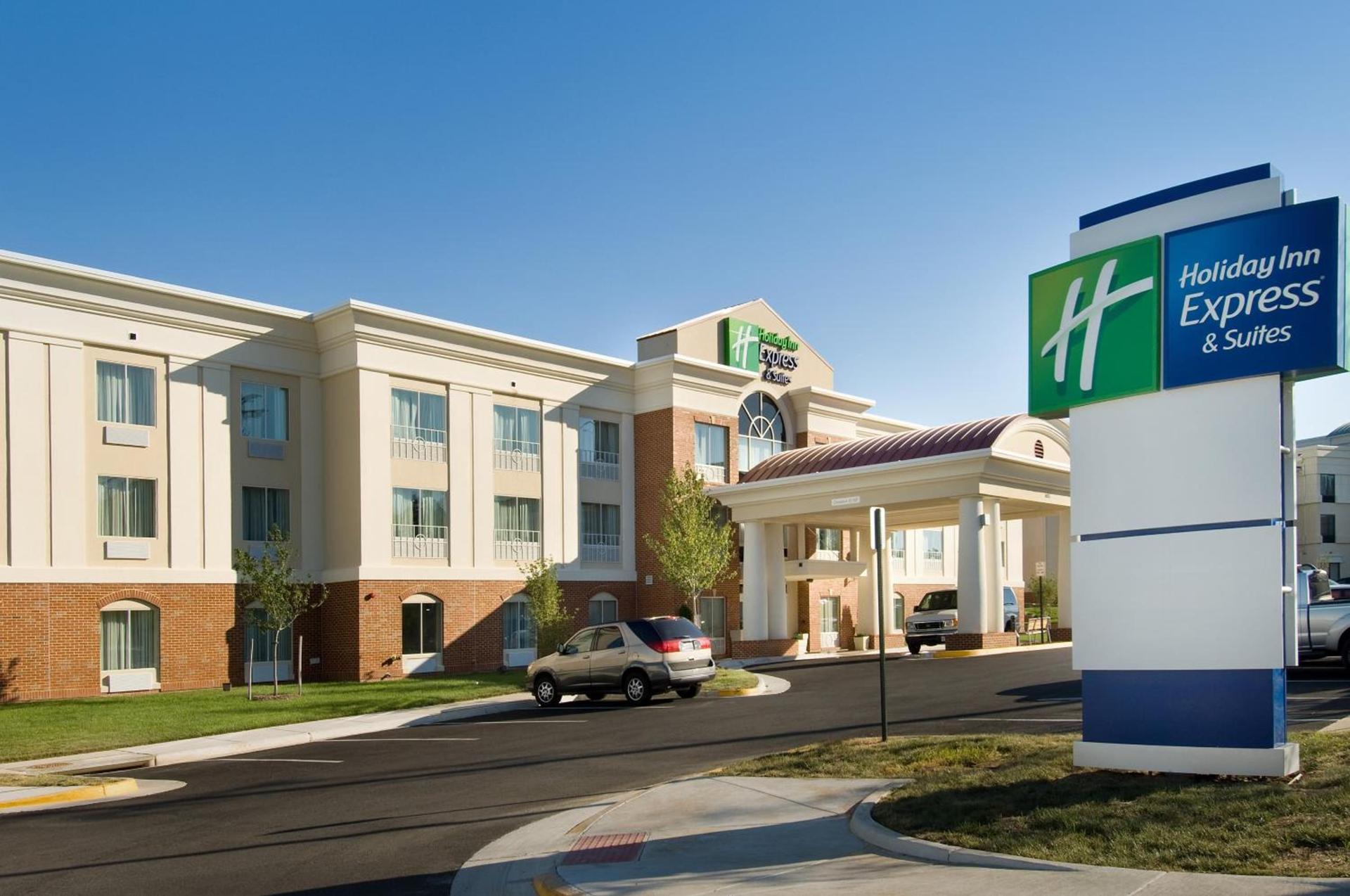 Holiday Inn Express & Suites Alexandria - Fort Belvoir by IHG photo 1