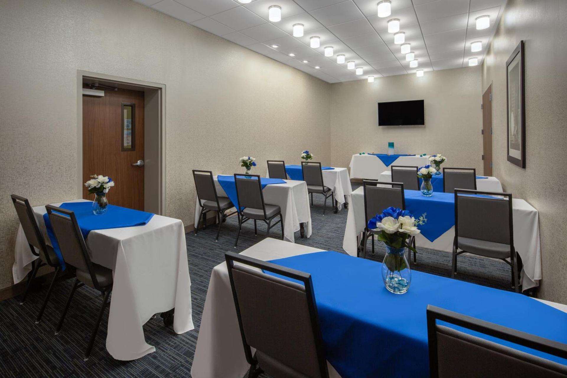 Holiday Inn Express & Suites Chico by IHG photo 27