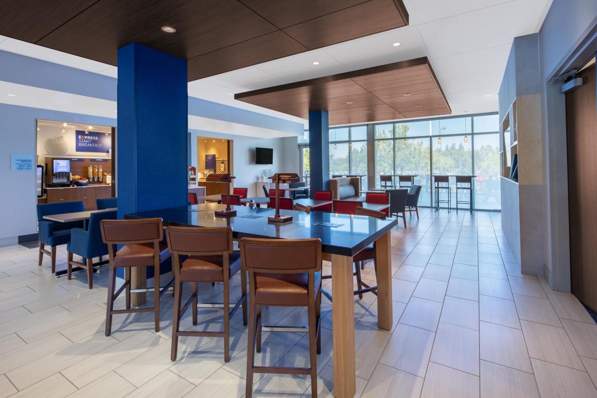Holiday Inn Express & Suites Chico by IHG photo 51