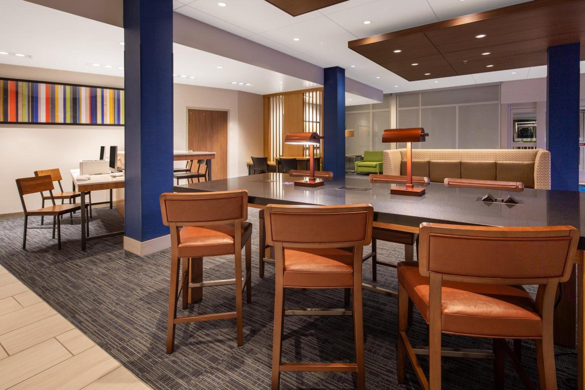 Holiday Inn Express & Suites Chico by IHG photo 42