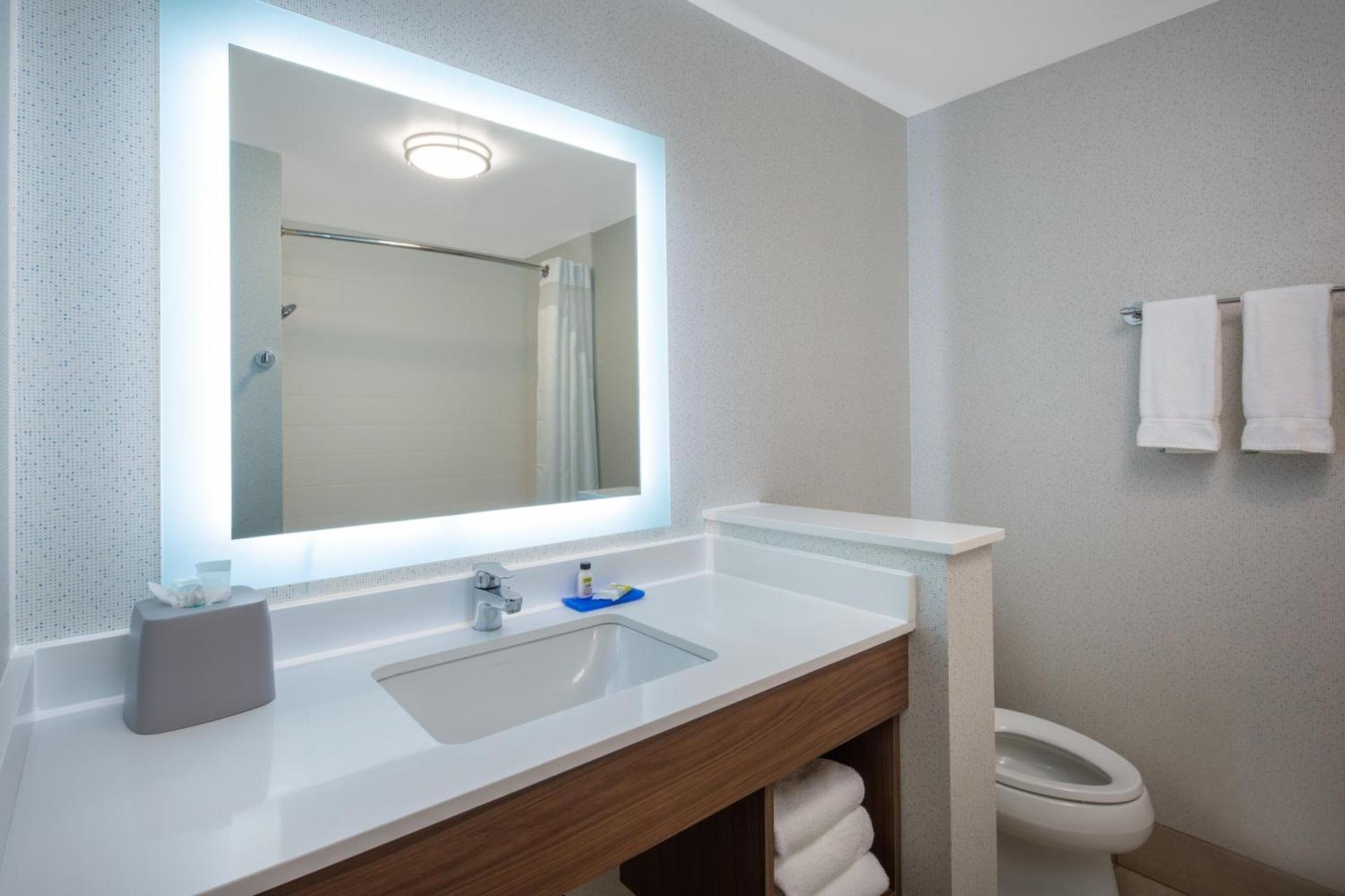 Holiday Inn Express & Suites Chico by IHG photo 23