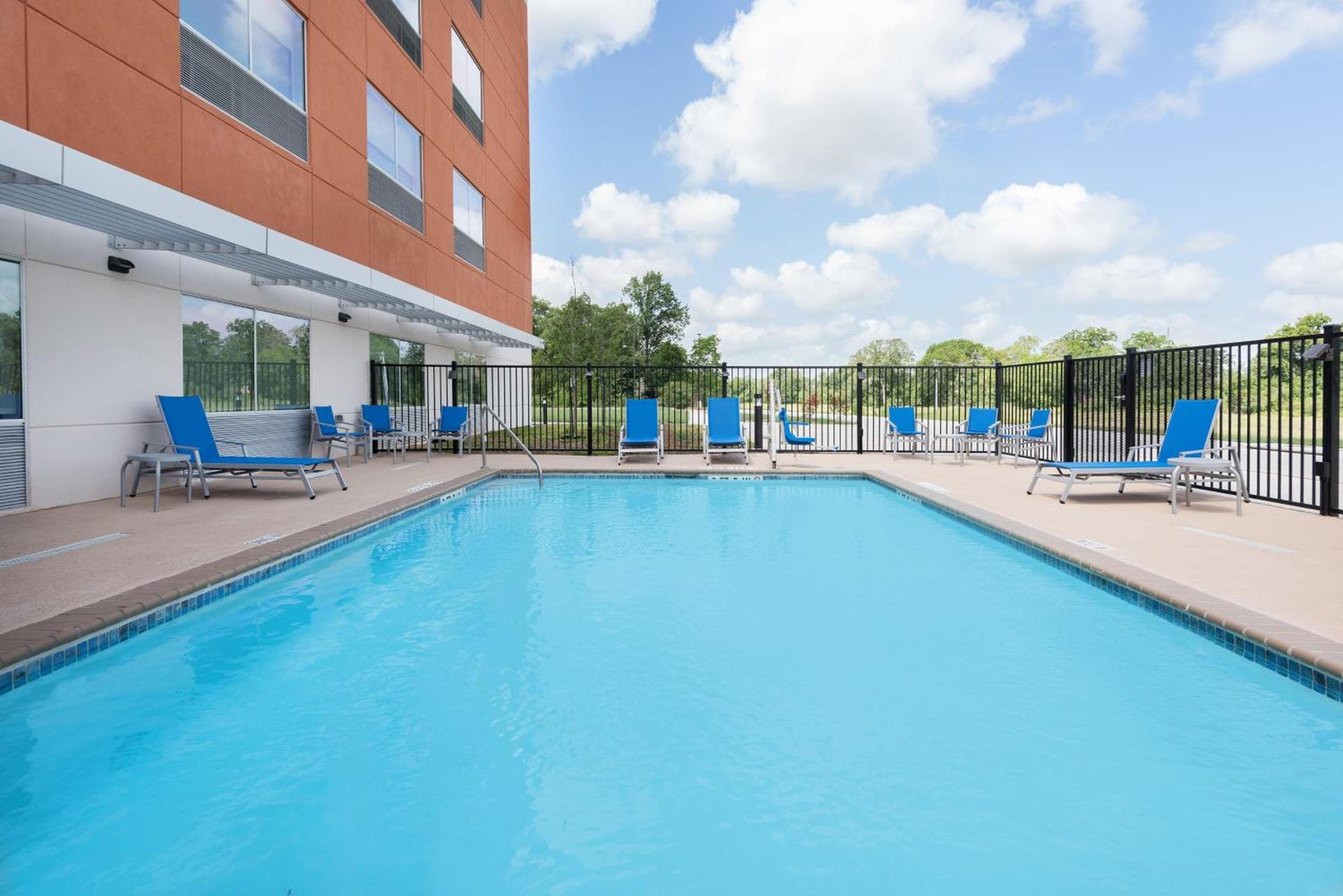 Holiday Inn Express & Suites Bryan - College Station by IHG photo 55
