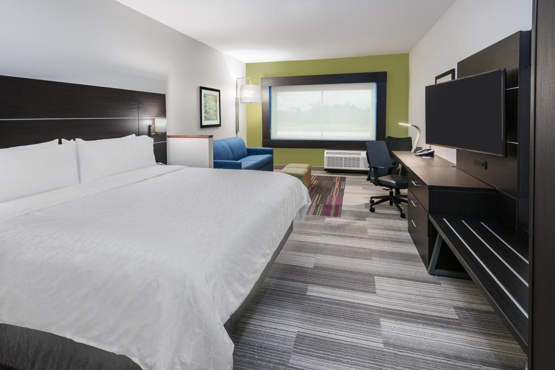 Holiday Inn Express & Suites Bryan - College Station by IHG photo 19