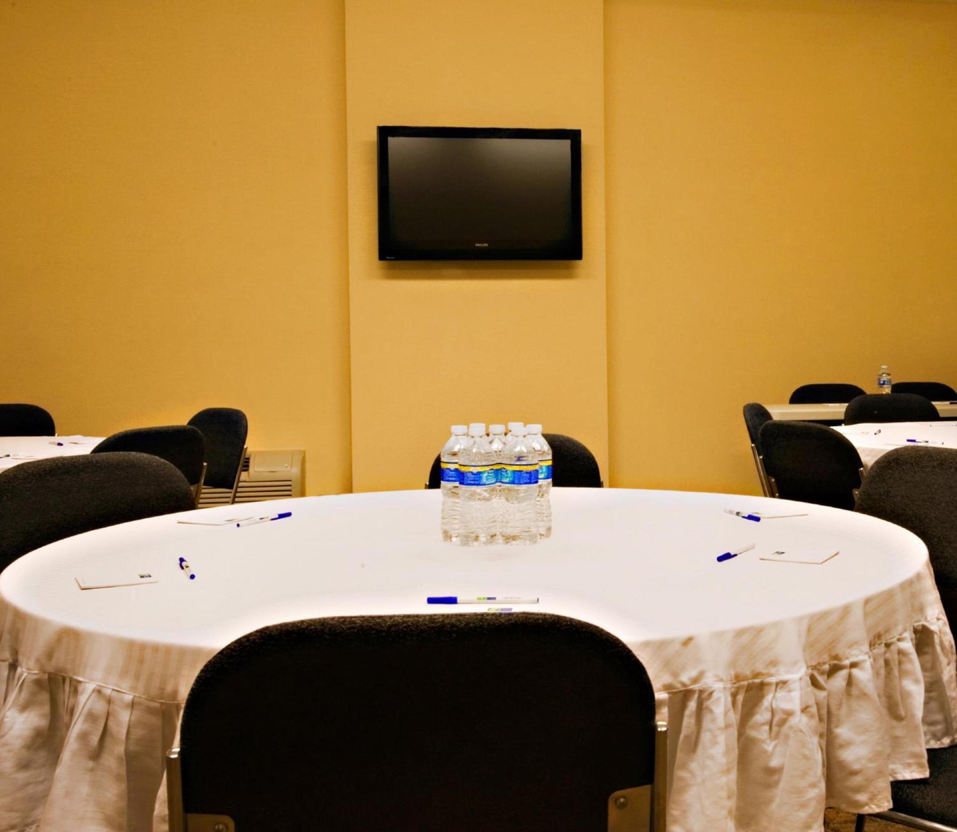 Holiday Inn Express Hotel and Suites Borger by IHG photo 22