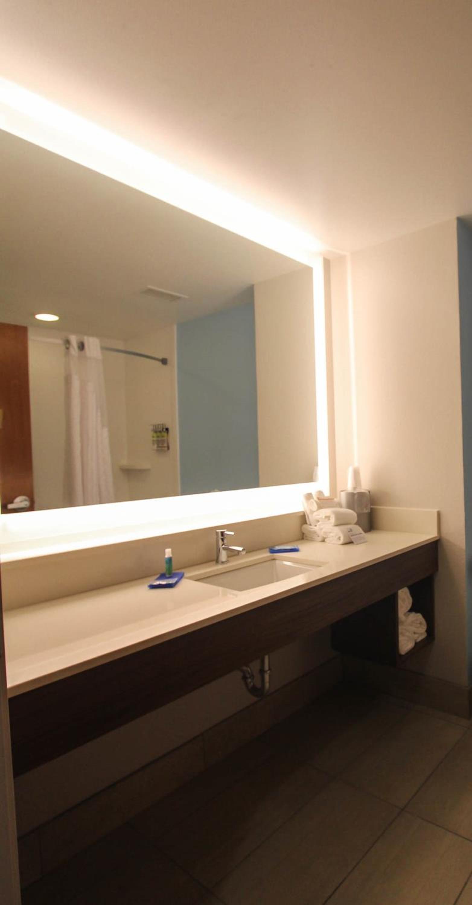 Holiday Inn Express Hotel & Suites Charleston - North by IHG photo 4