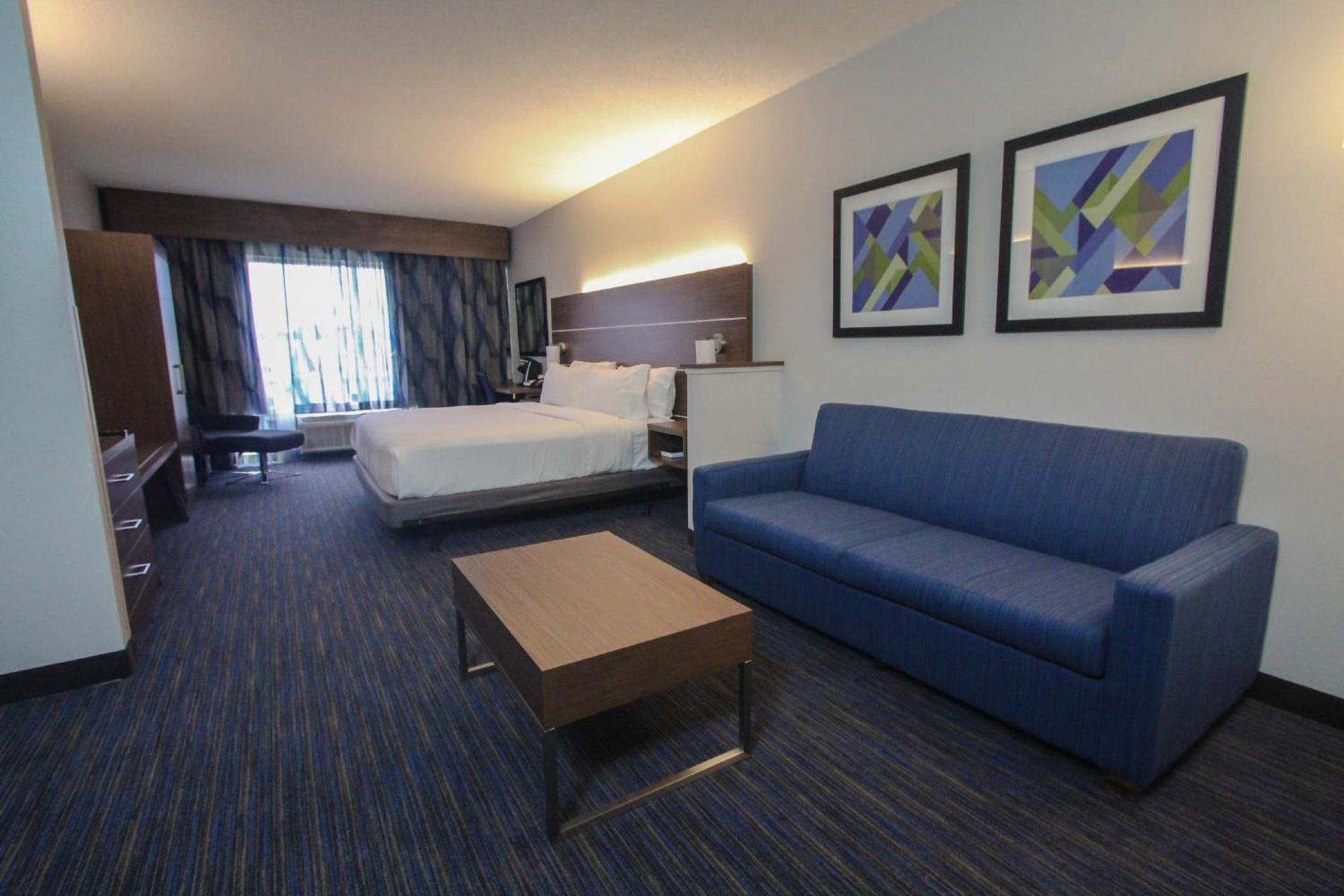 Holiday Inn Express Hotel & Suites Charleston - North by IHG photo 17
