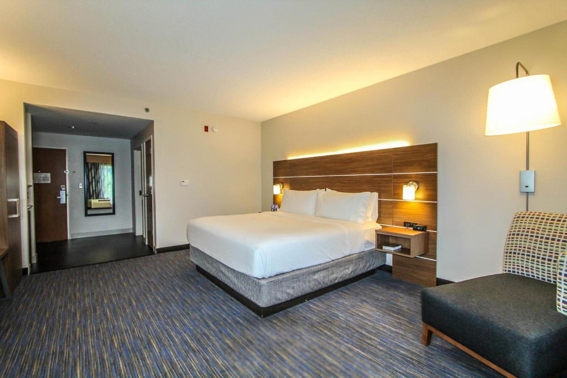 Holiday Inn Express Hotel & Suites Charleston - North by IHG photo 19