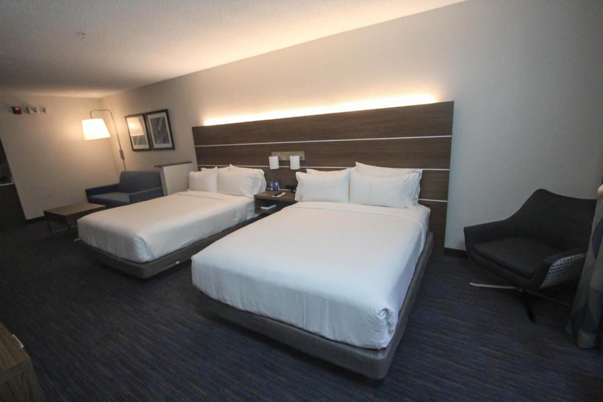 Holiday Inn Express Hotel & Suites Charleston - North by IHG photo 12