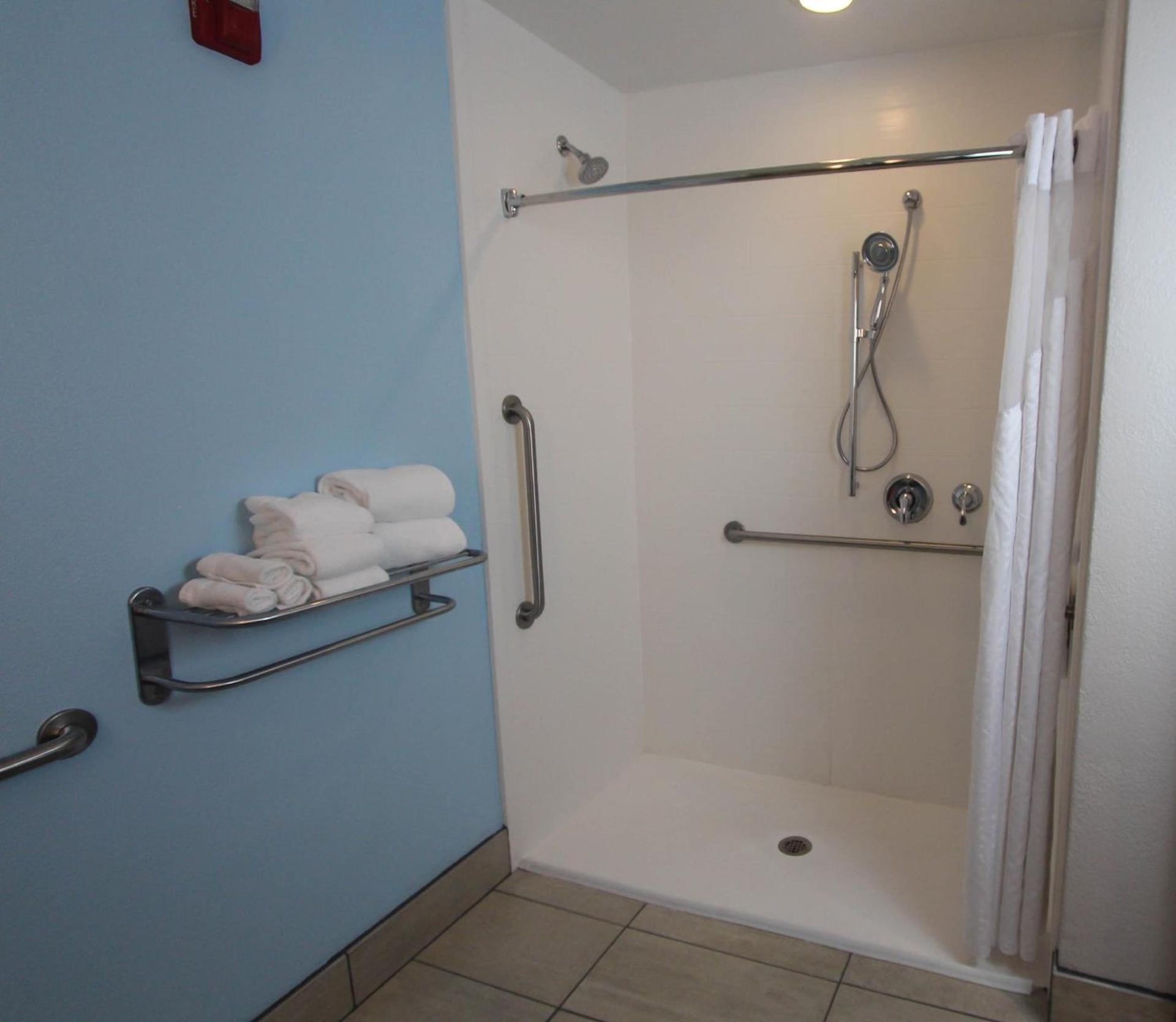 Holiday Inn Express Hotel & Suites Charleston - North by IHG photo 5