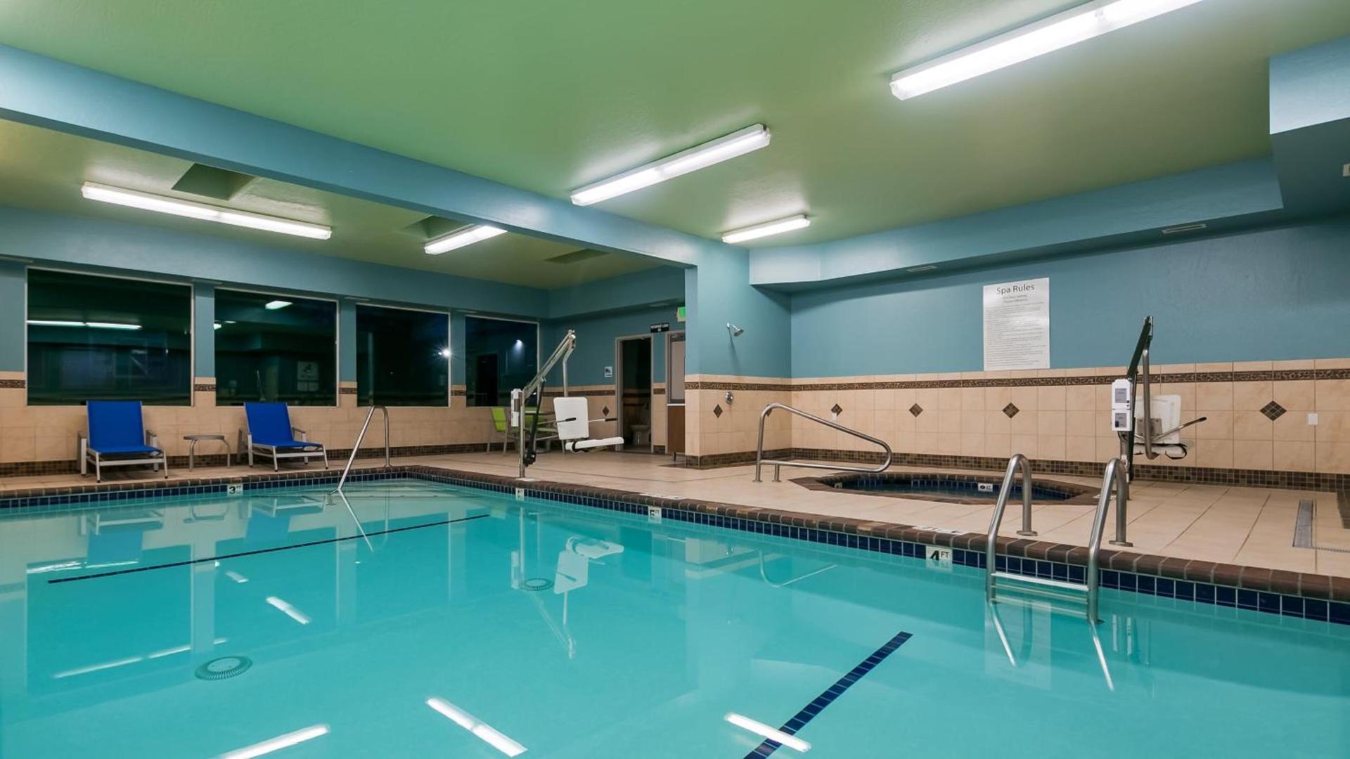 Holiday Inn Express Hotel & Suites Everett by IHG photo 12
