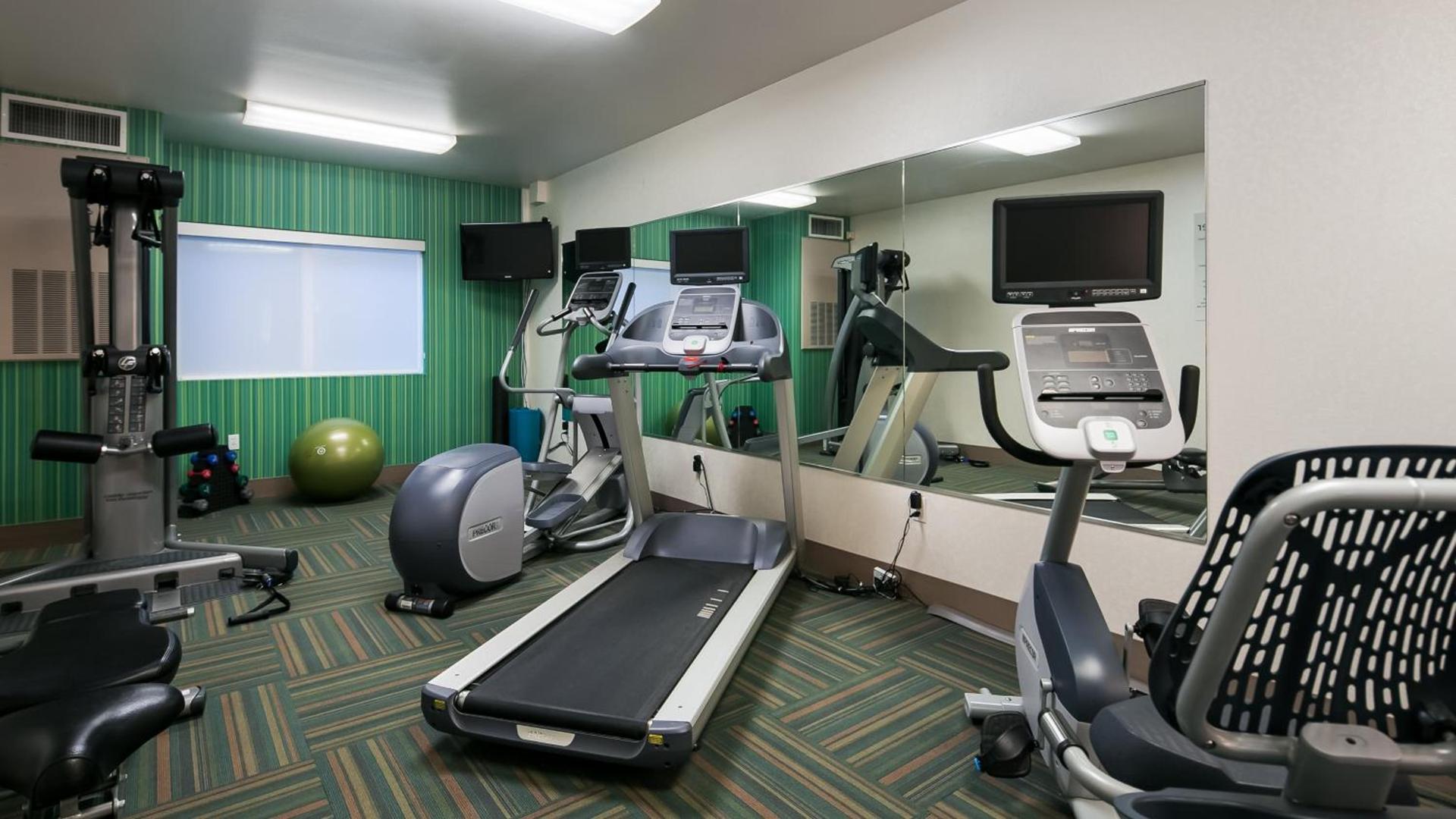 Holiday Inn Express Hotel & Suites Everett by IHG photo 17
