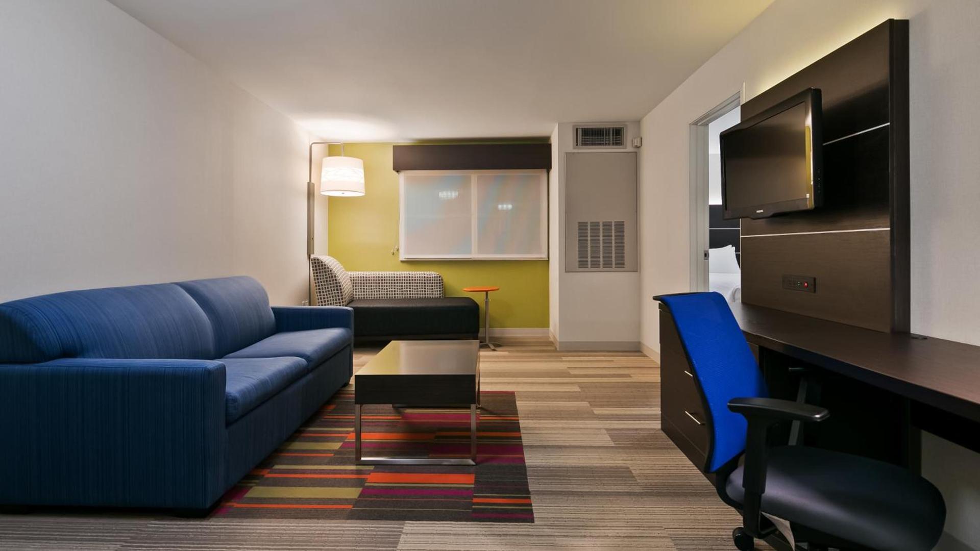Holiday Inn Express Hotel & Suites Everett by IHG photo 43