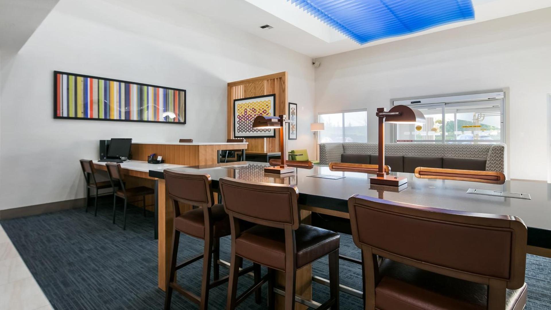 Holiday Inn Express Hotel & Suites Everett by IHG photo 19