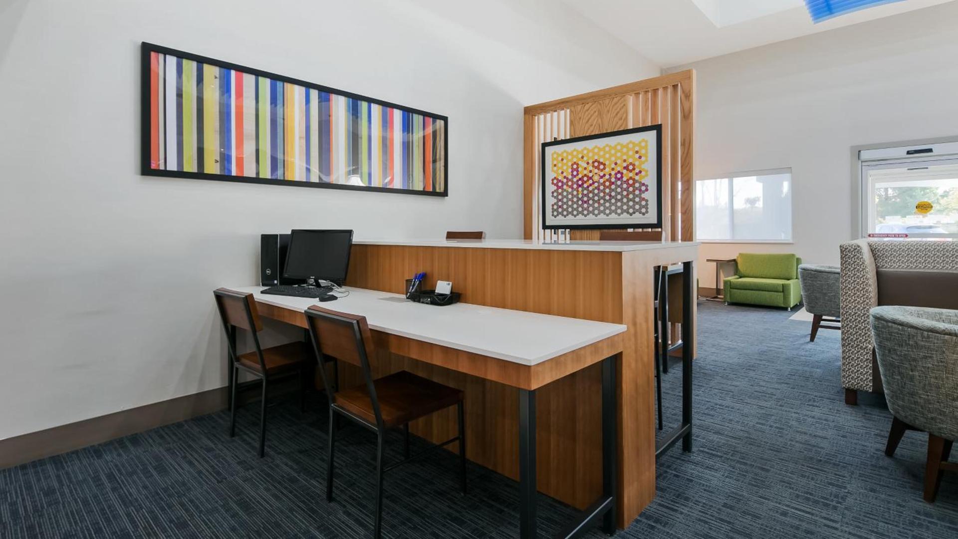 Holiday Inn Express Hotel & Suites Everett by IHG photo 31