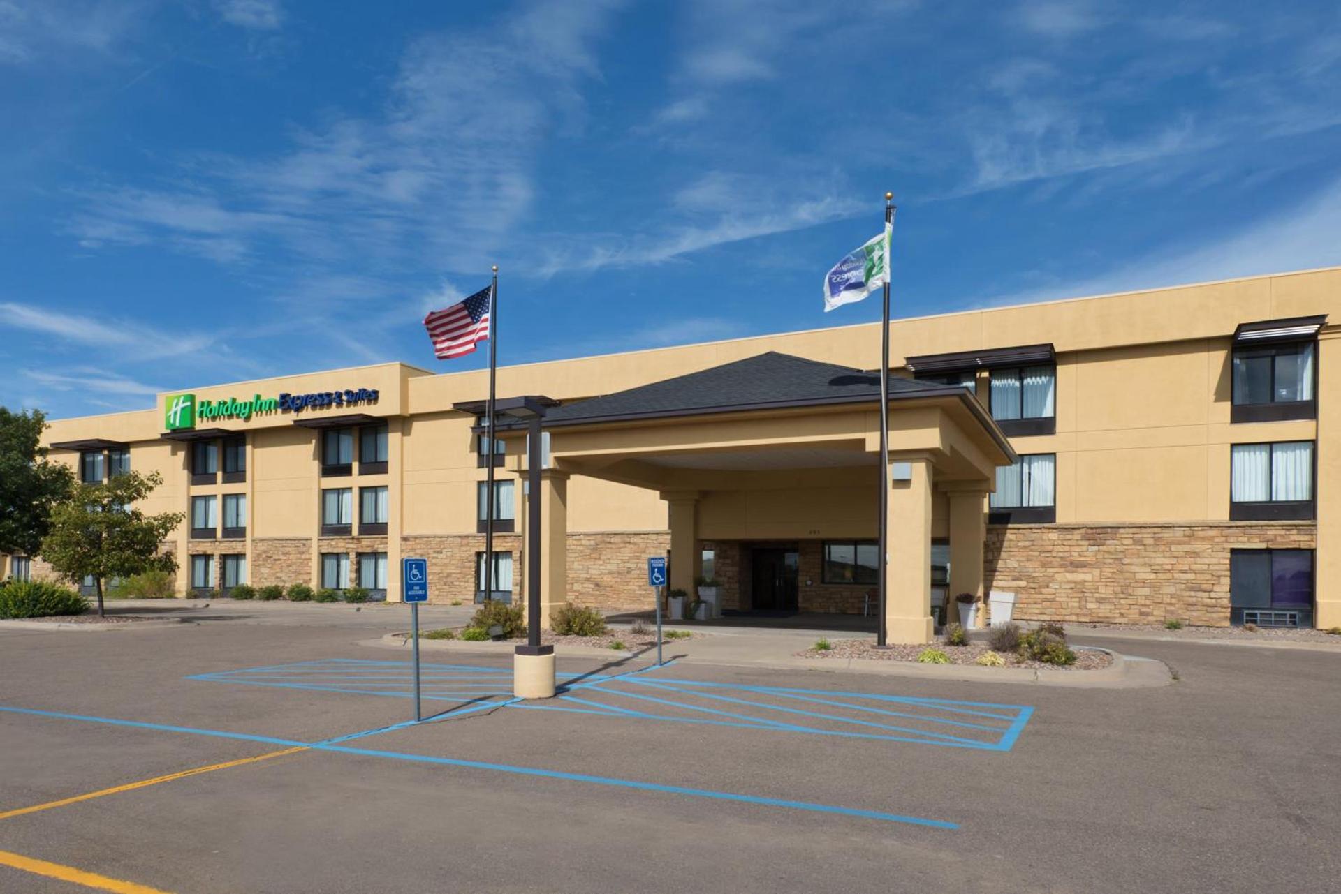 Holiday Inn Express Hotel & Suites Colby by IHG photo 29