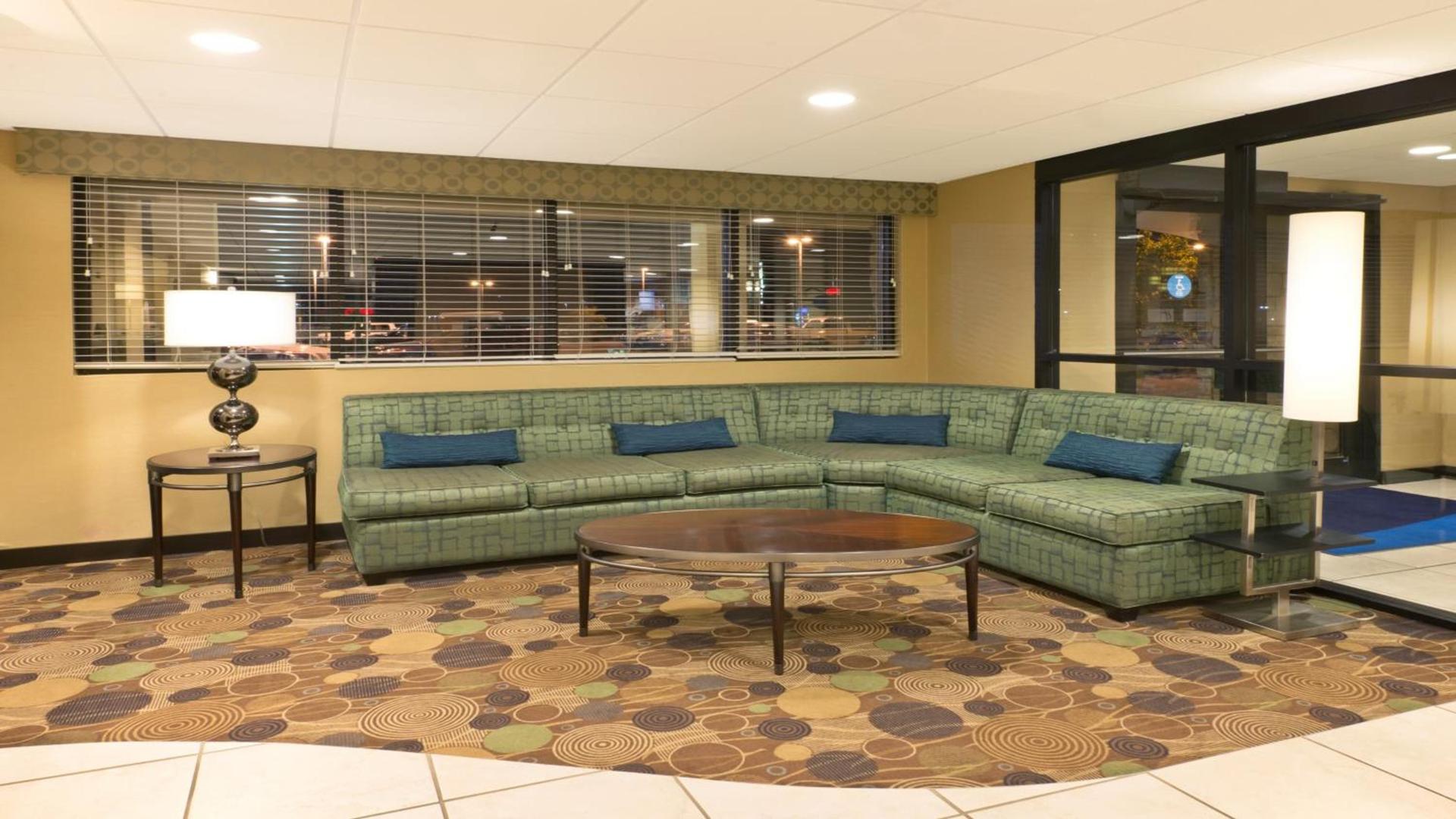 Holiday Inn Express Hotel & Suites Colby by IHG photo 10