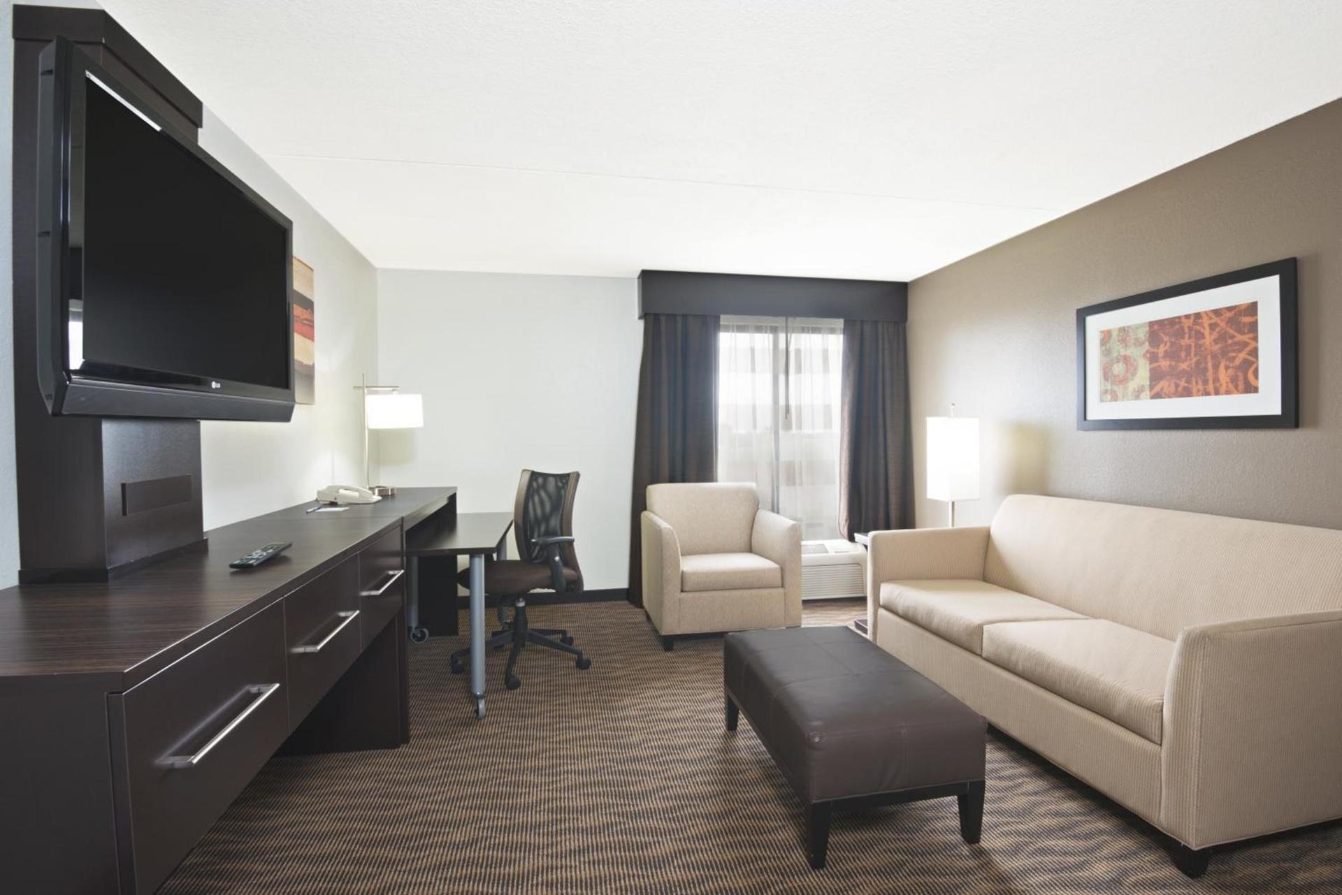 Holiday Inn Express Hotel & Suites Colby by IHG photo 19