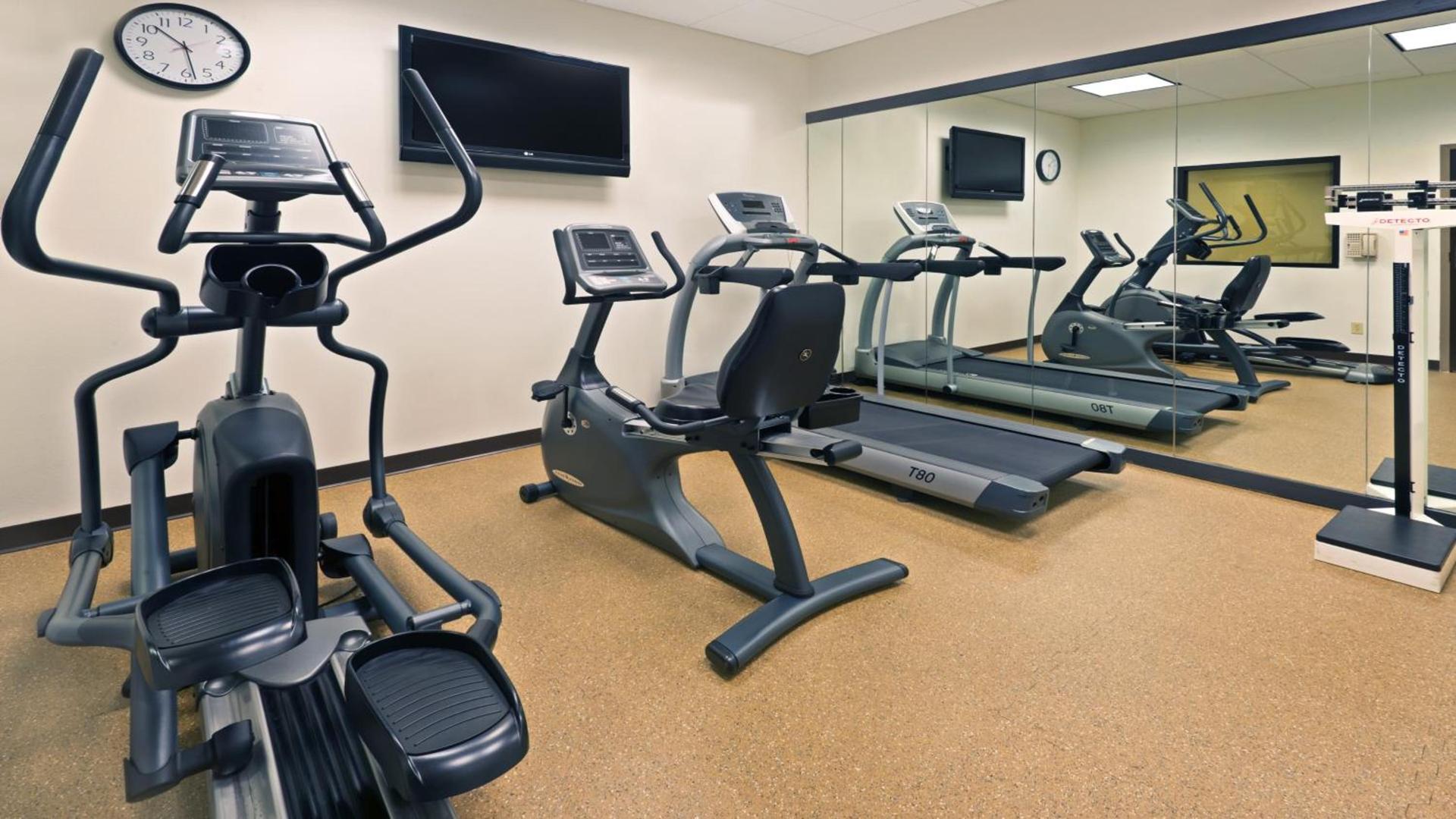 Holiday Inn Express Hotel & Suites Colby by IHG photo 12