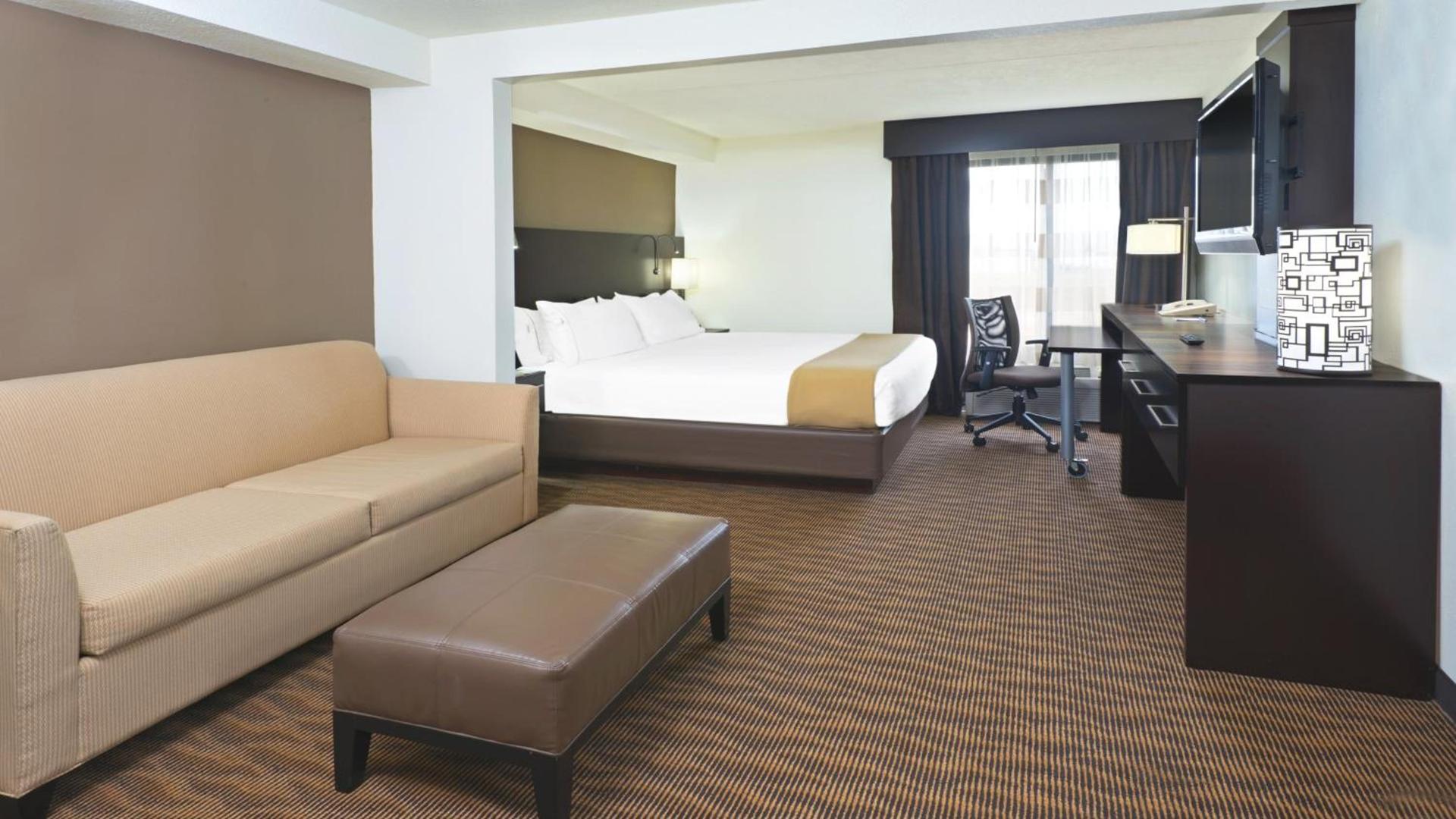 Holiday Inn Express Hotel & Suites Colby by IHG photo 38