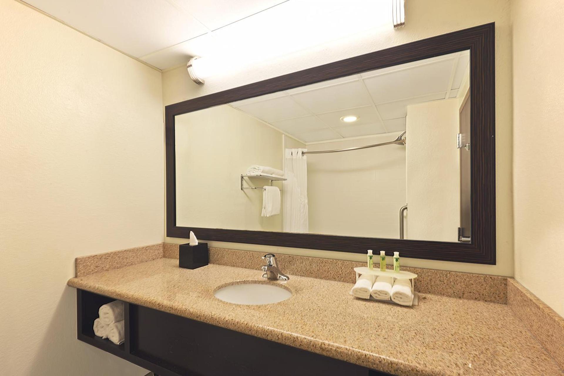 Holiday Inn Express Hotel & Suites Colby by IHG photo 18