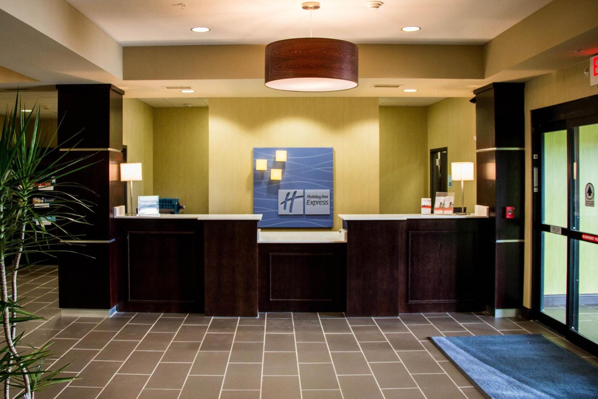 Holiday Inn Express and Suites Sikeston by IHG photo 19