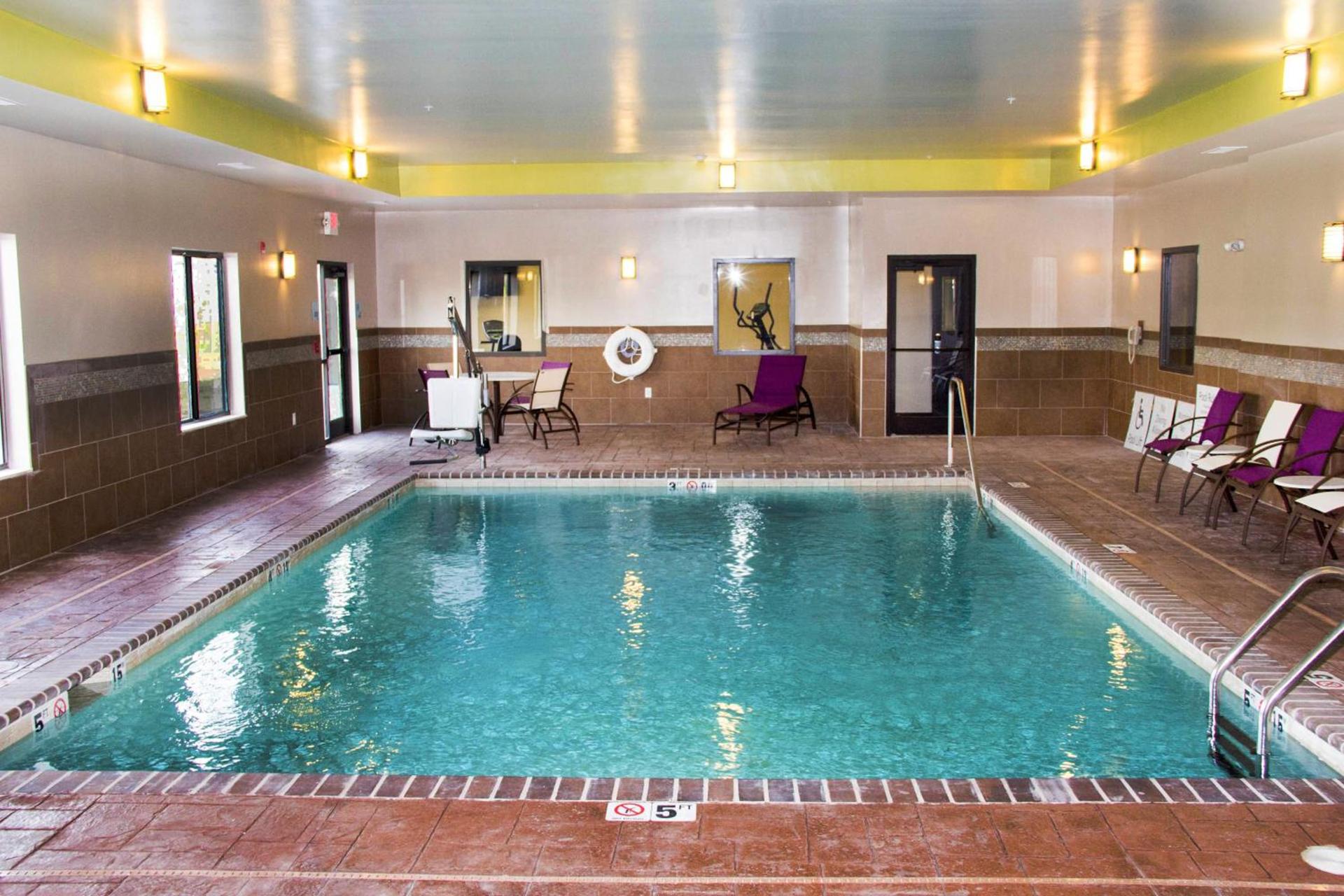 Holiday Inn Express and Suites Sikeston by IHG photo 17