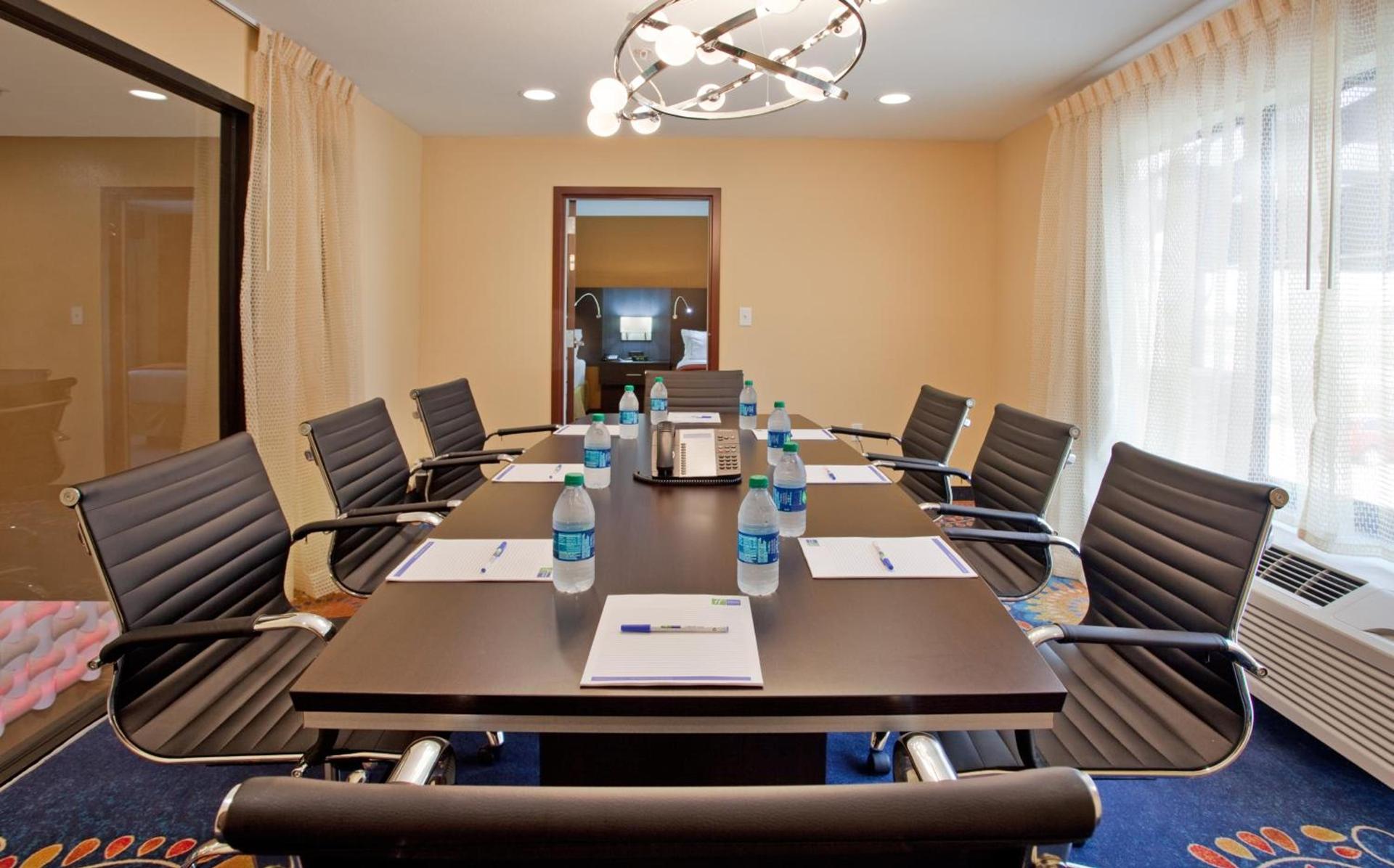 Holiday Inn Express & Suites St Louis Airport by IHG photo 19