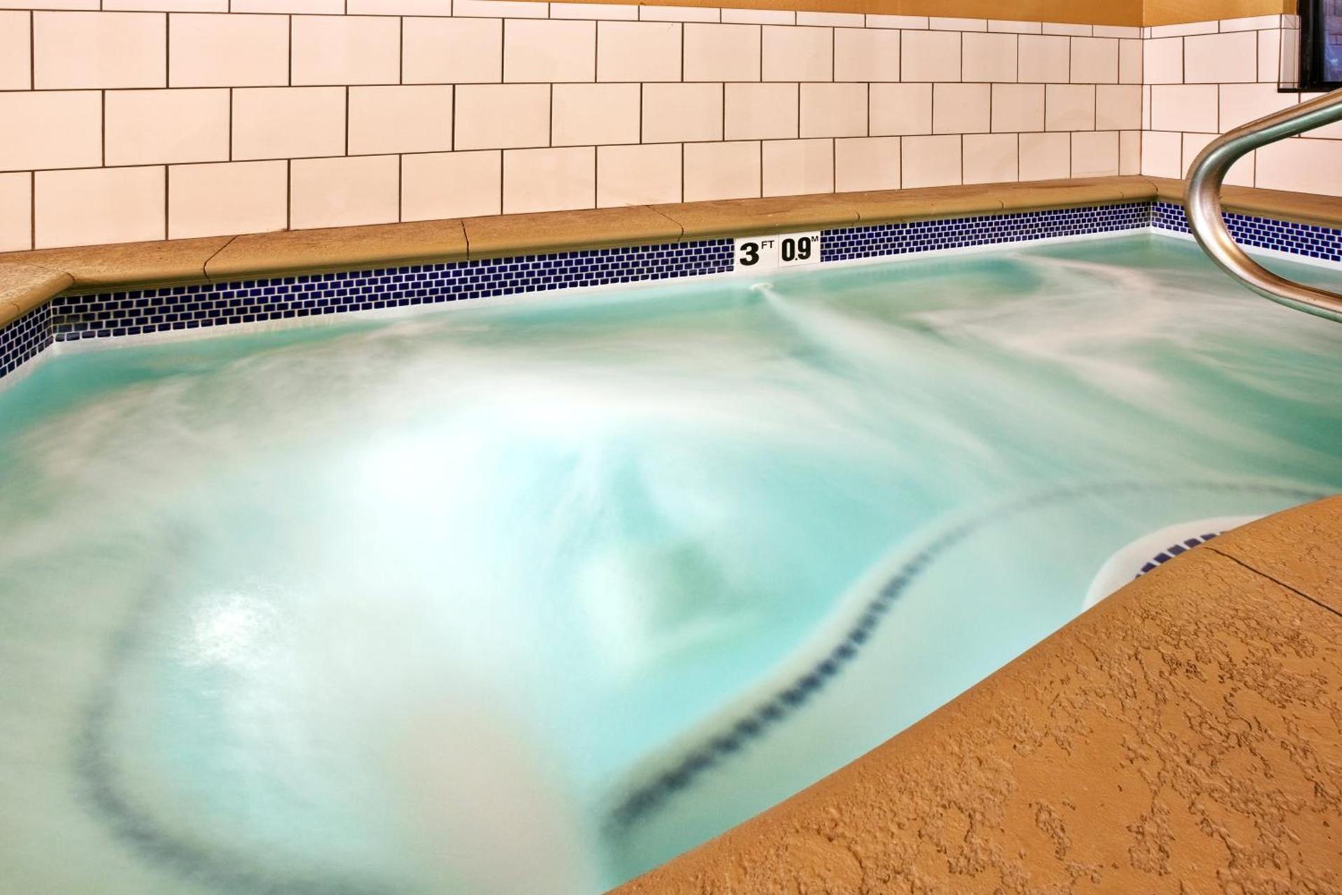 Holiday Inn Express Hotel & Suites Crawfordsville by IHG photo 12