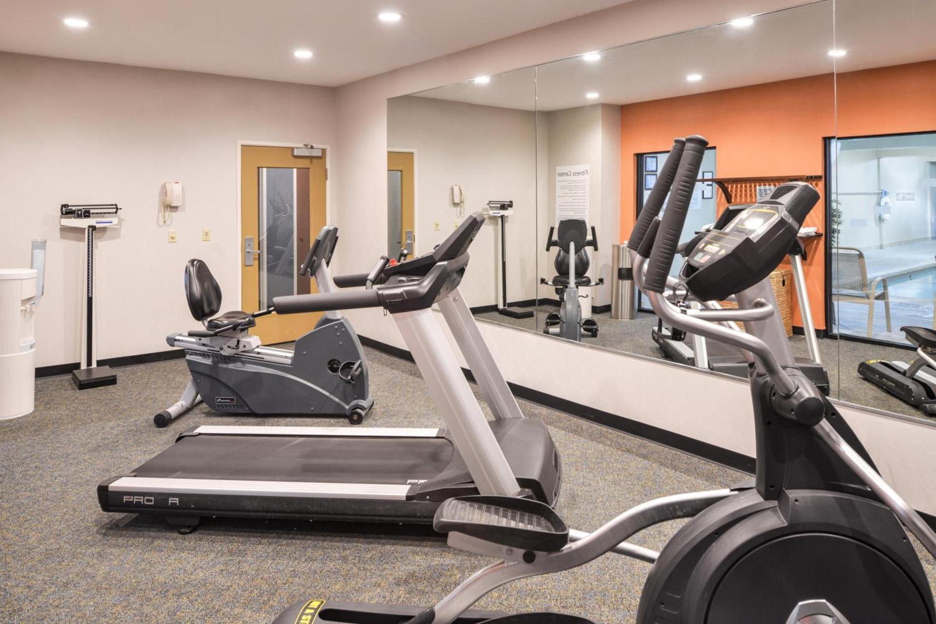 Holiday Inn Express Hotel & Suites Clifton Park by IHG photo 9