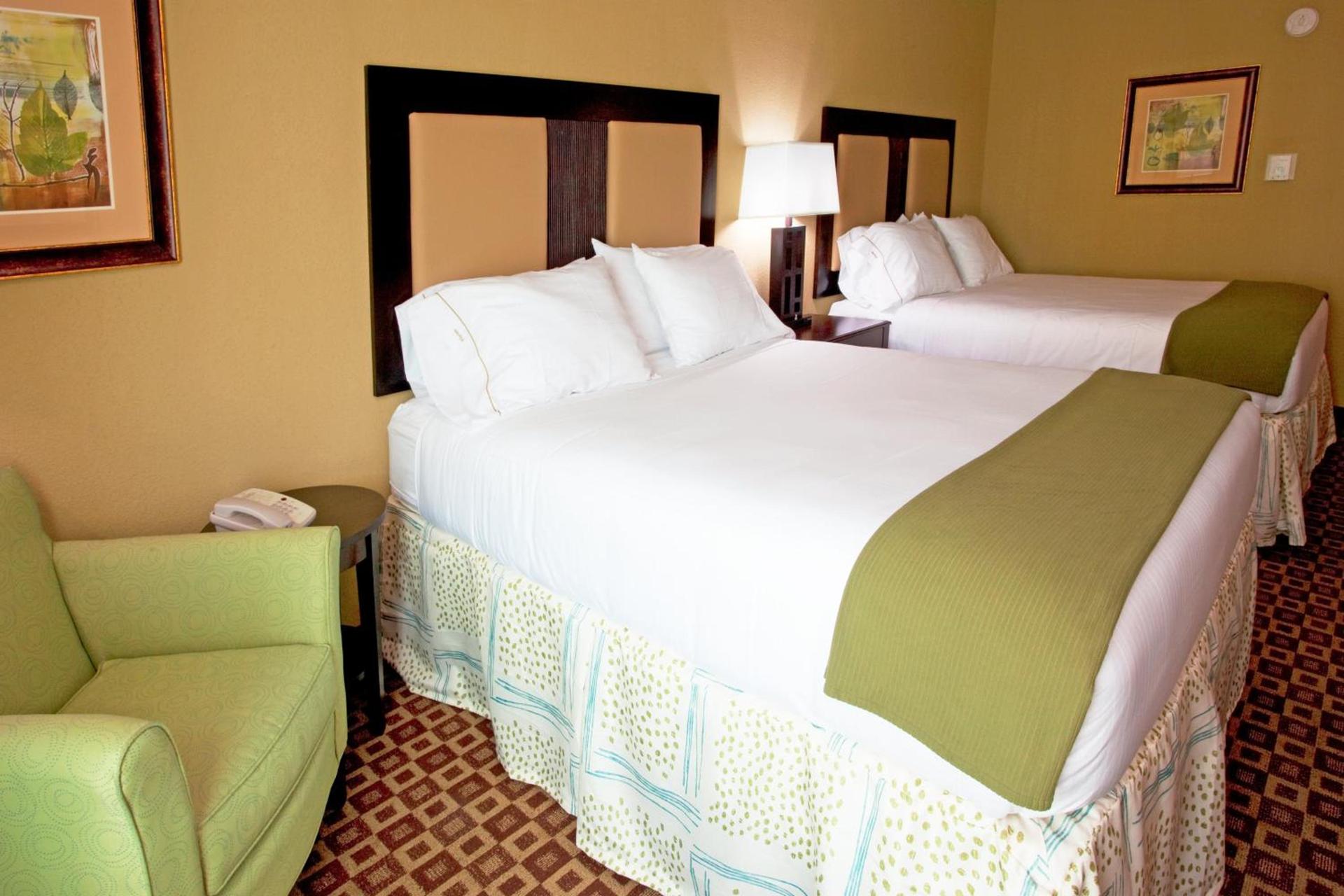 Holiday Inn Express Hotel & Suites Chaffee - Jacksonville West by IHG photo 22
