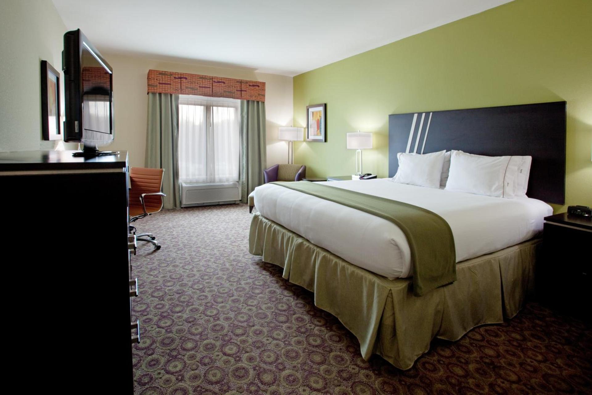 Holiday Inn Express Hotel & Suites Clemson - University Area by IHG photo 7