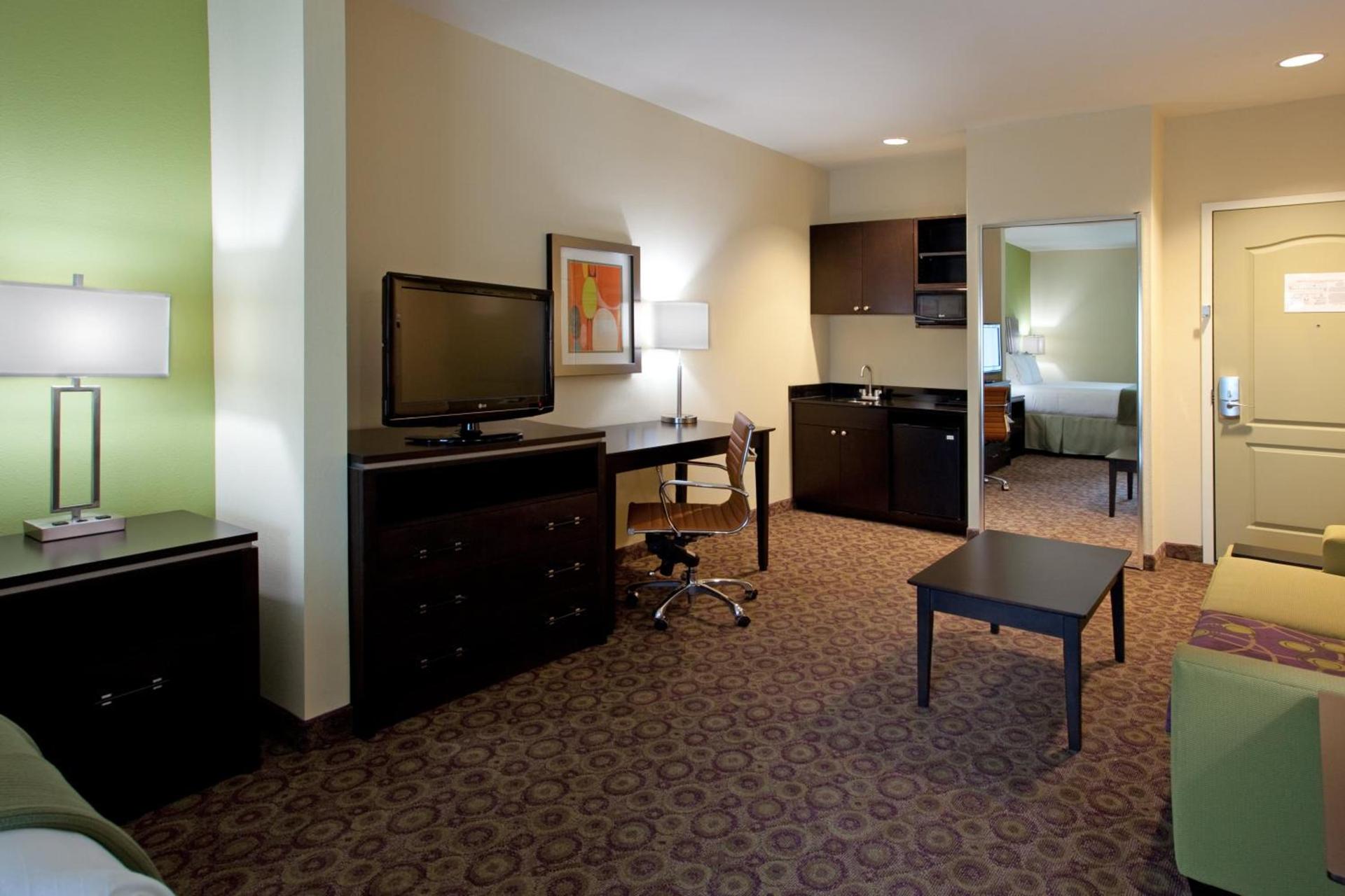Holiday Inn Express Hotel & Suites Clemson - University Area by IHG photo 10