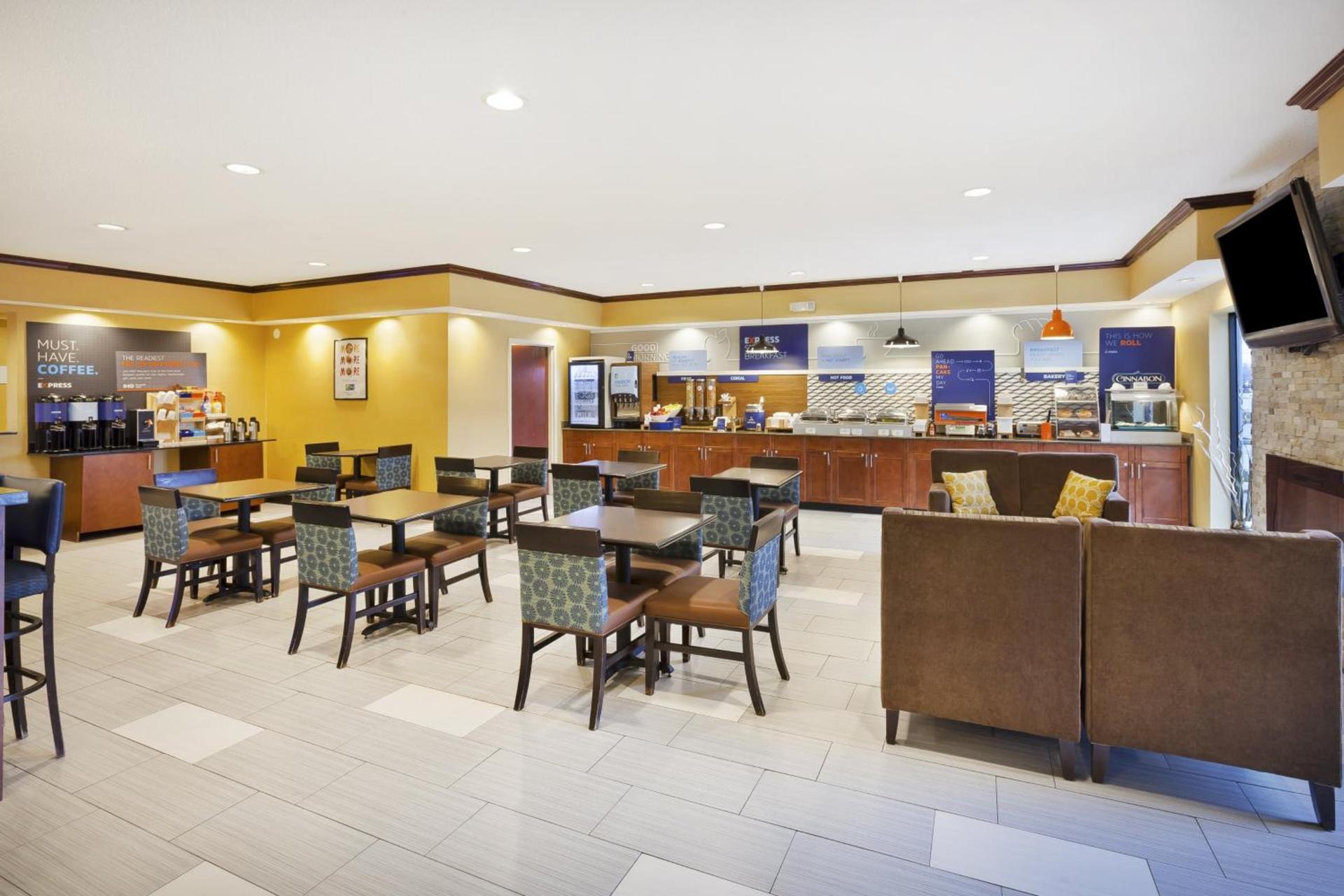 Holiday Inn Express Hotel & Suites Circleville by IHG photo 16