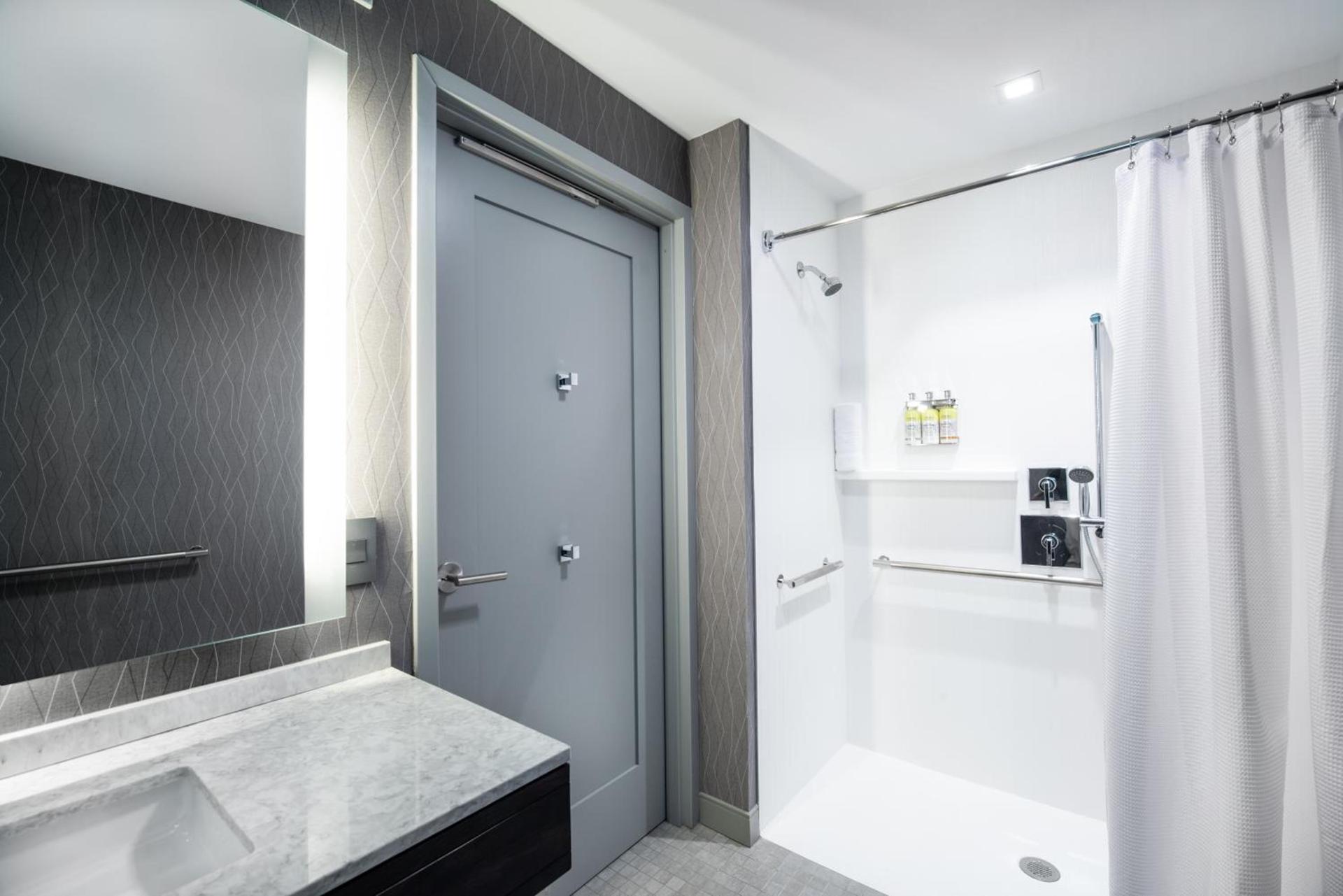 Staybridge Suites - Quincy by IHG photo 29