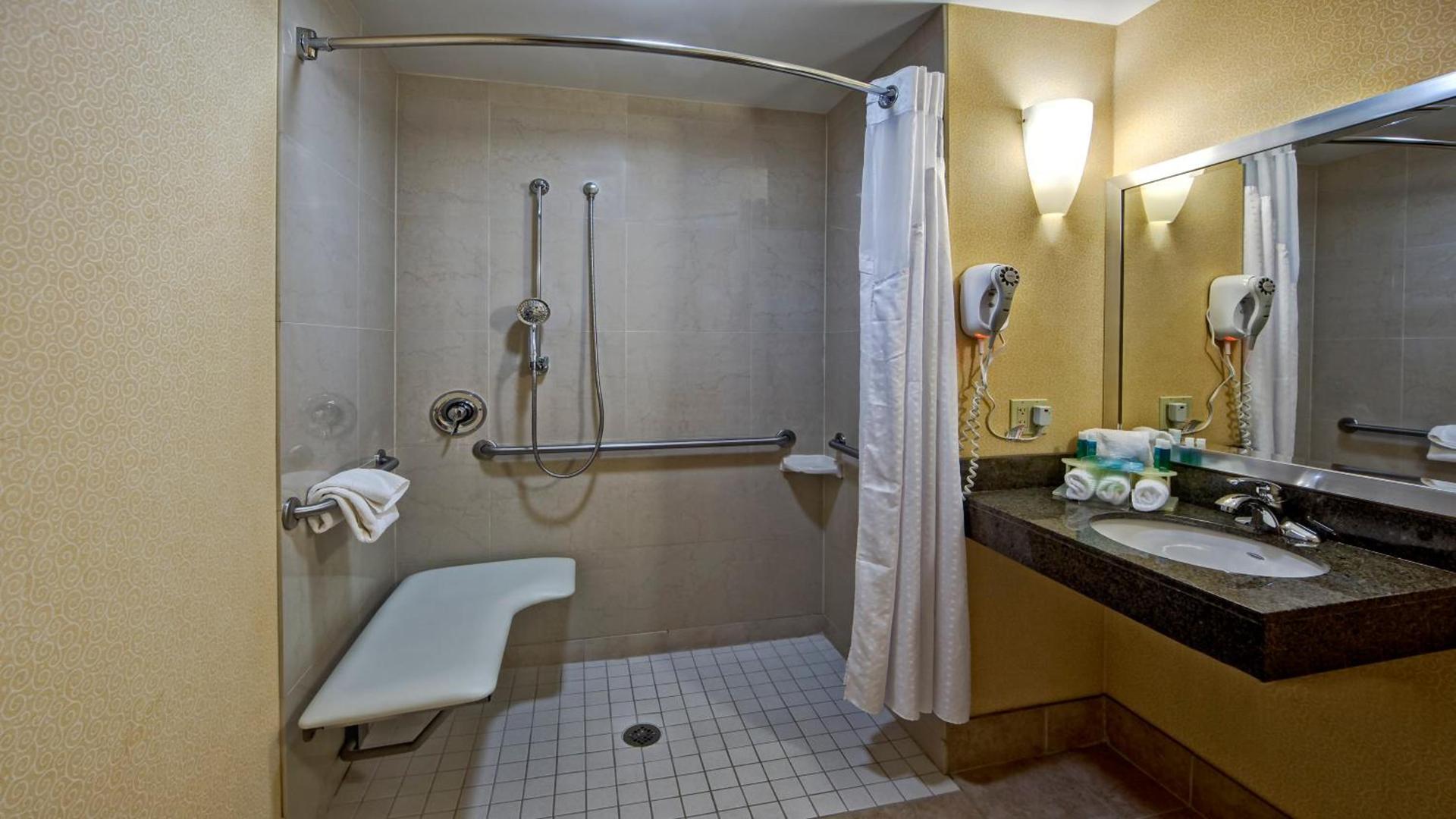 Holiday Inn Express & Suites Cookeville by IHG photo 35