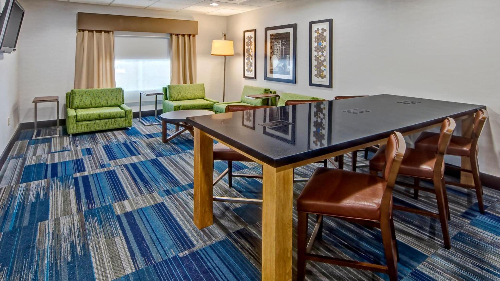 Holiday Inn Express & Suites Cookeville by IHG photo 7