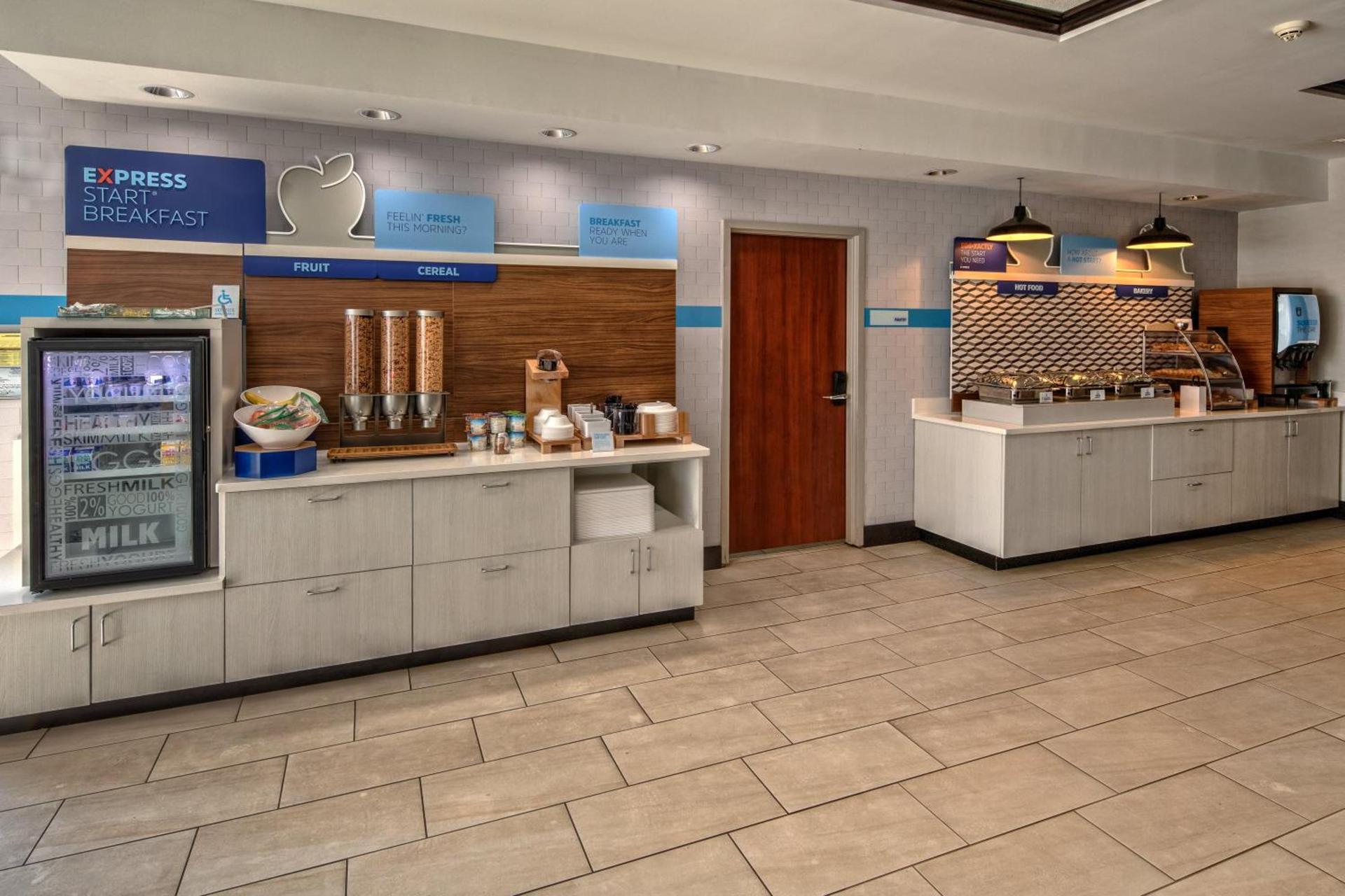 Holiday Inn Express & Suites Cookeville by IHG photo 21