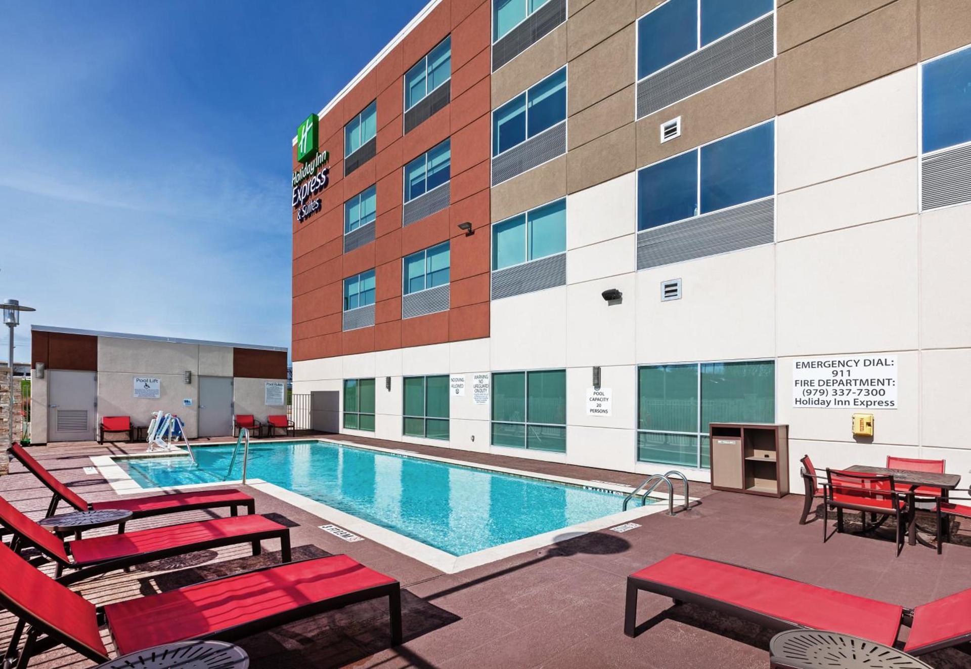Holiday Inn Express & Suites Brenham South by IHG photo 11