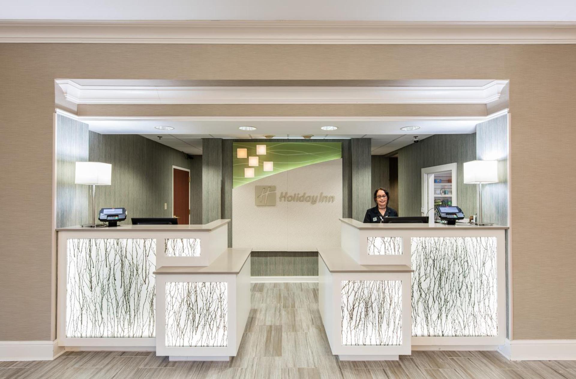 Holiday Inn & Suites Lake City by IHG photo 3