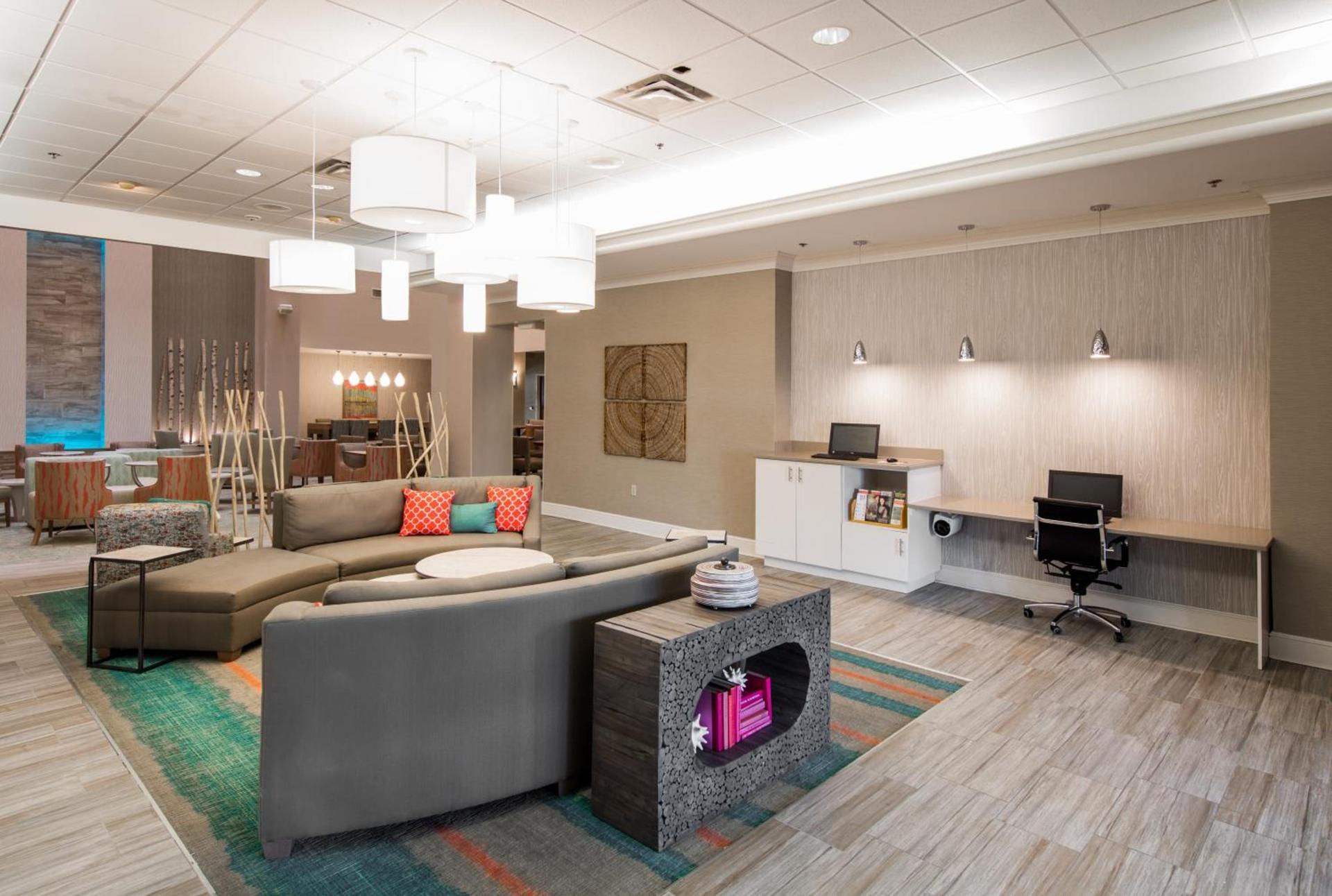 Holiday Inn & Suites Lake City by IHG photo 5