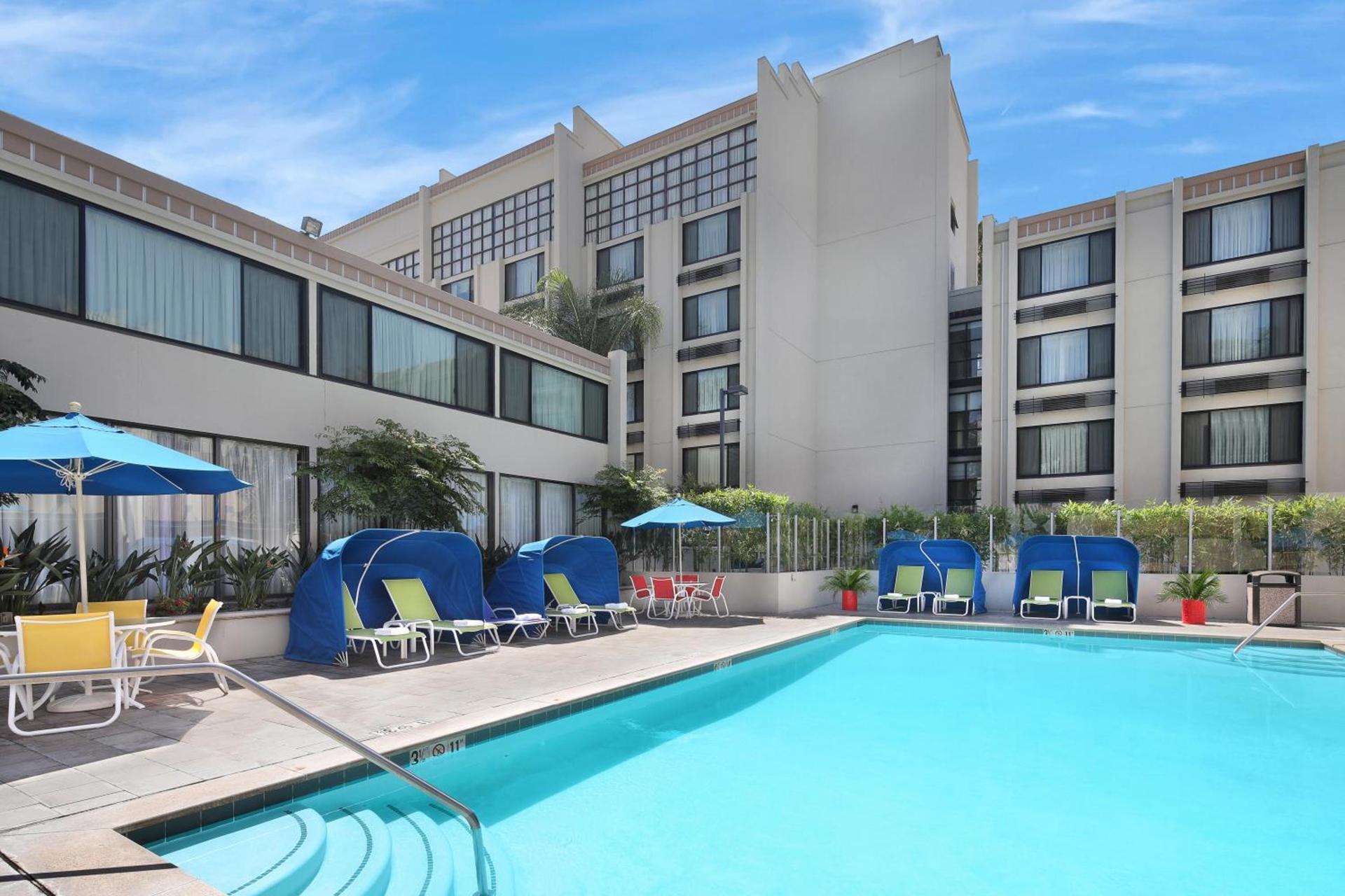 Holiday Inn Hotel & Suites Anaheim by IHG photo 22