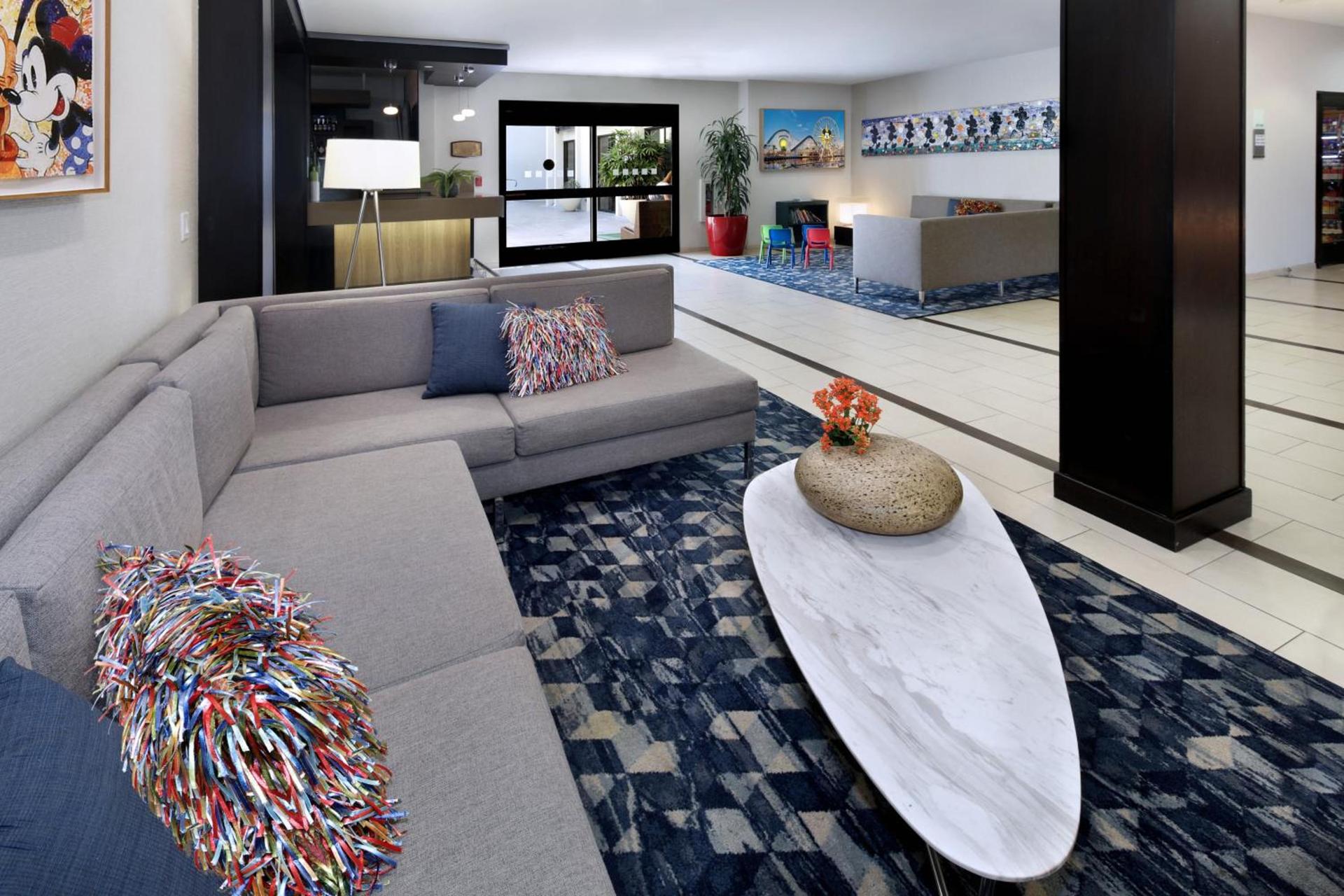 Holiday Inn Hotel & Suites Anaheim by IHG photo 11