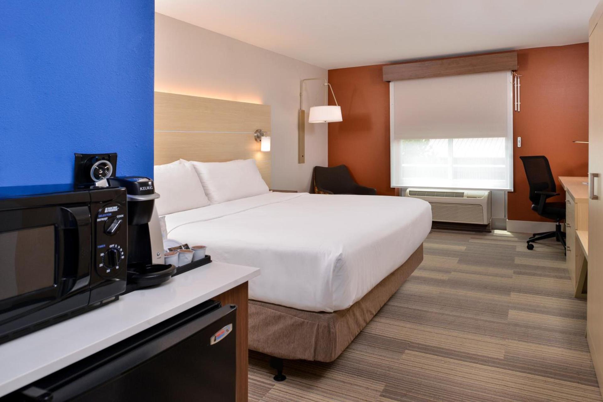 Holiday Inn Express Hotel & Suites Cincinnati - Mason by IHG photo 32
