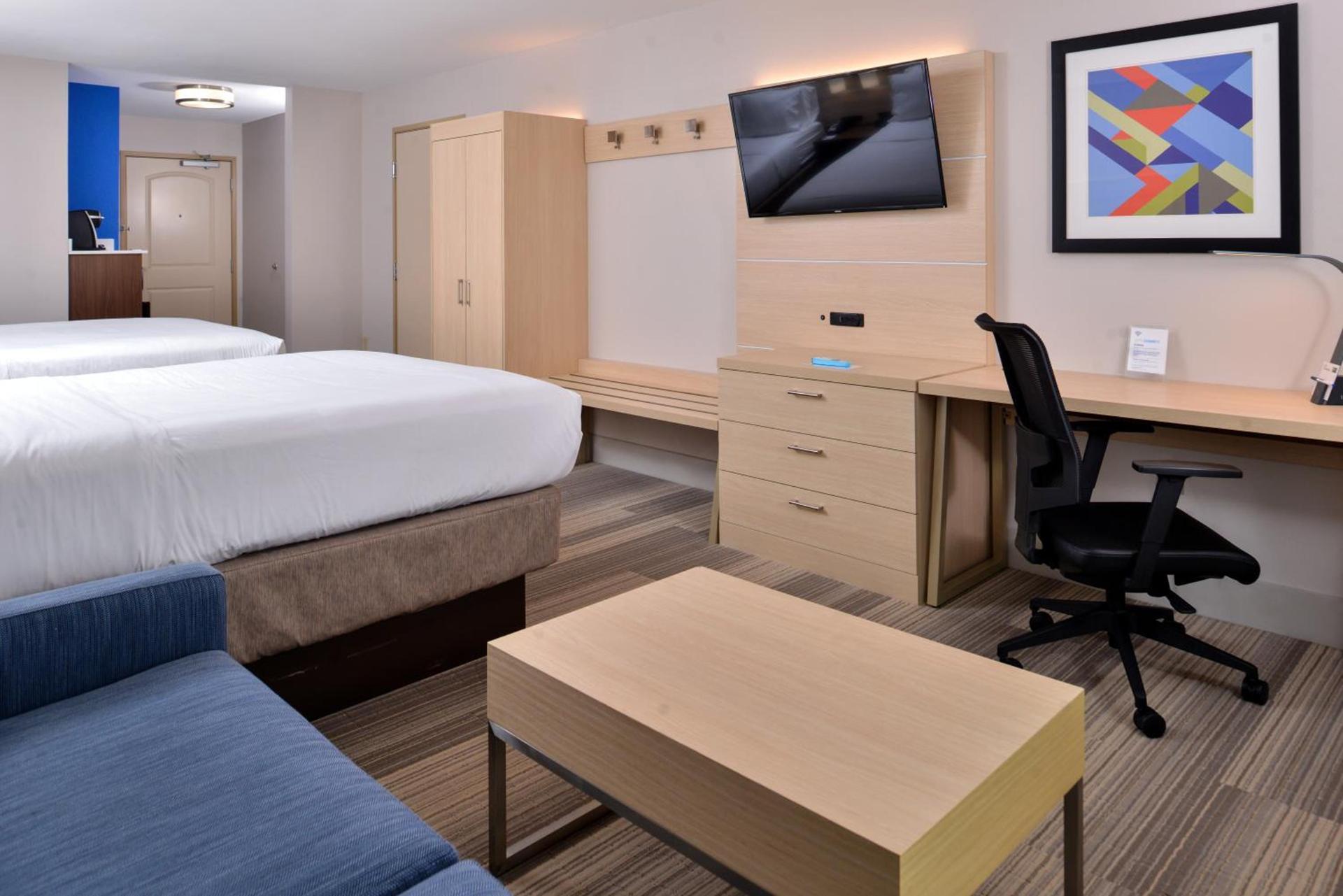 Holiday Inn Express Hotel & Suites Cincinnati - Mason by IHG photo 30