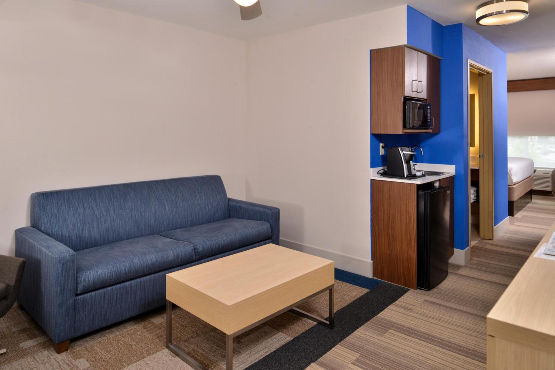 Holiday Inn Express Hotel & Suites Cincinnati - Mason by IHG photo 18