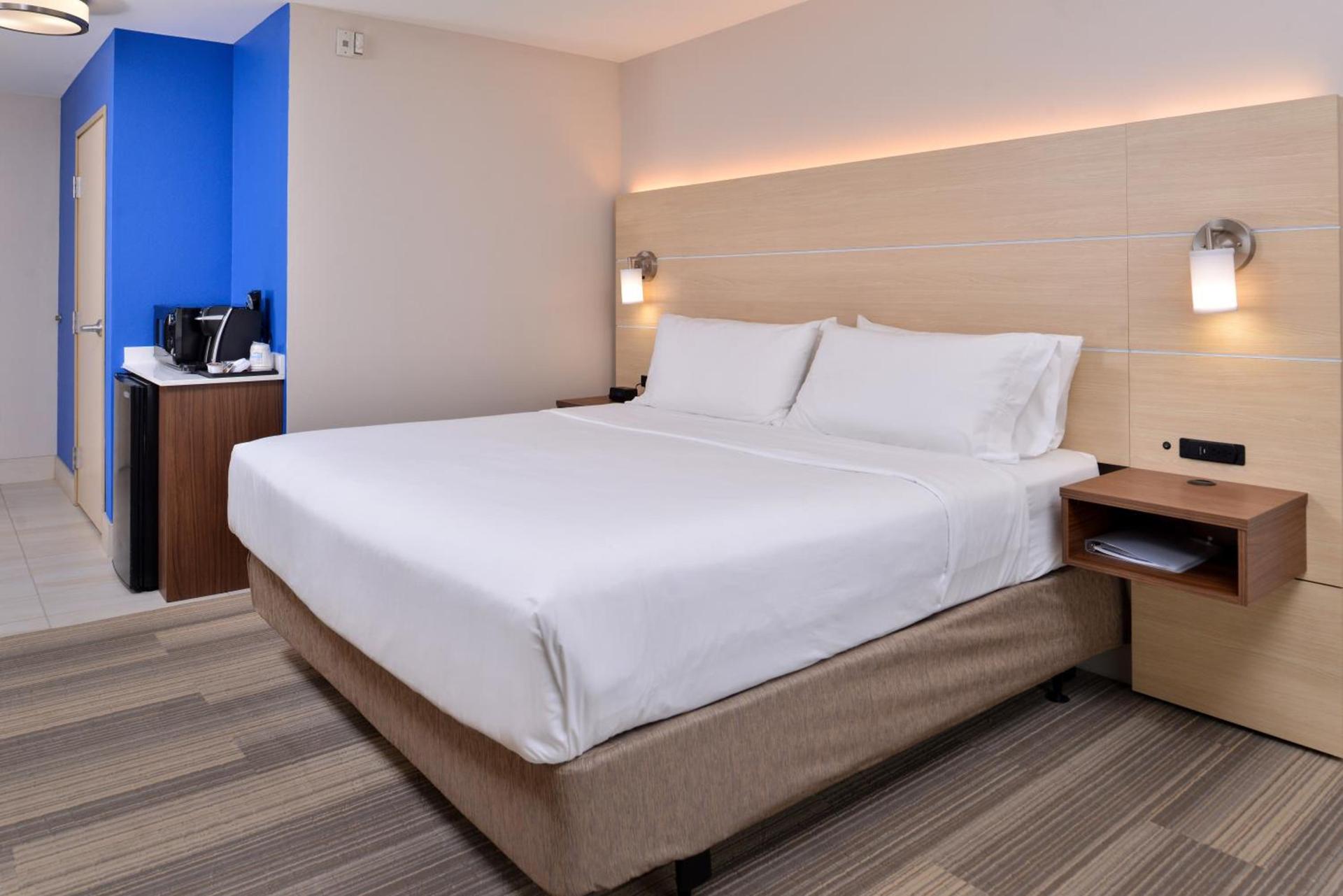 Holiday Inn Express Hotel & Suites Cincinnati - Mason by IHG photo 11