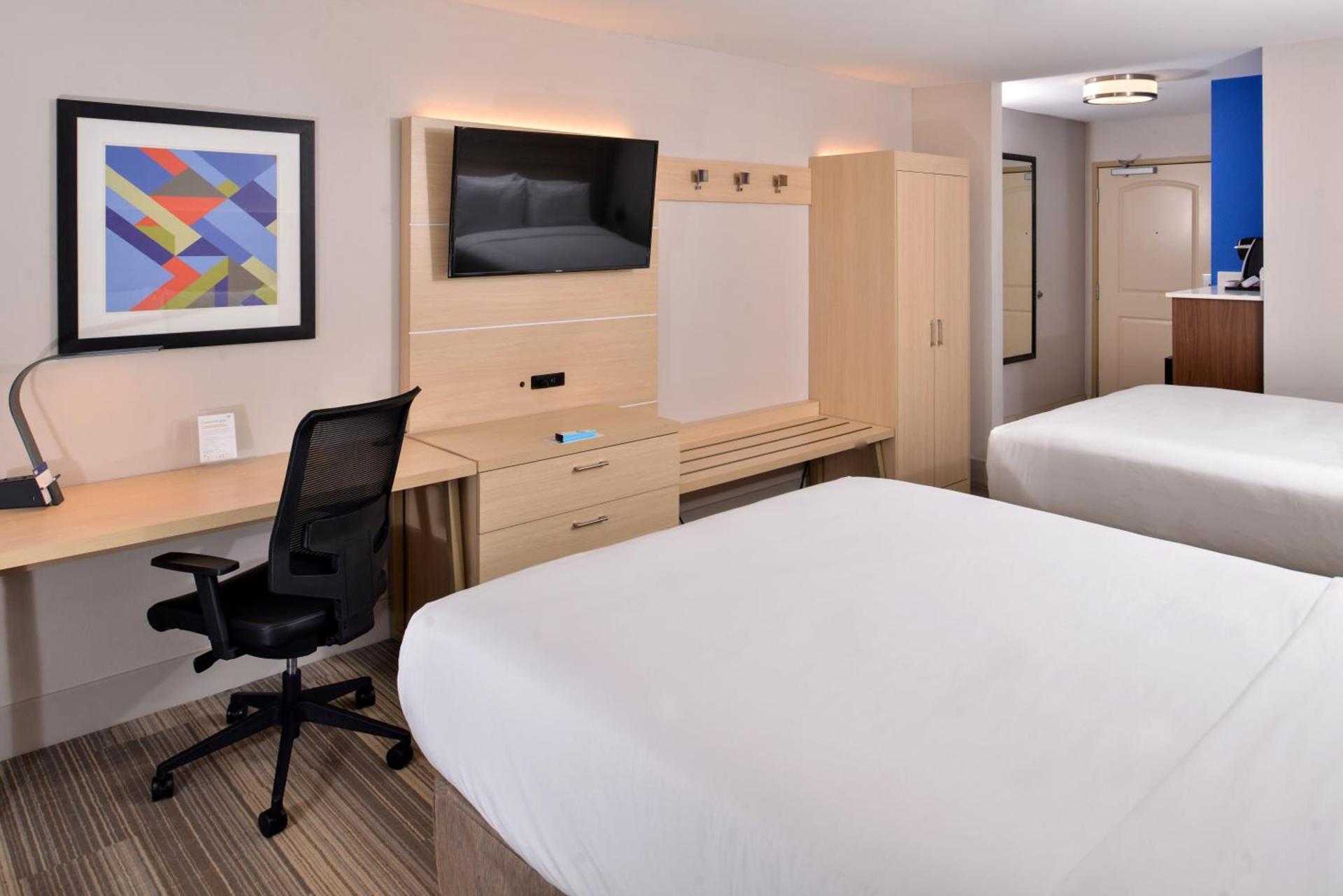 Holiday Inn Express Hotel & Suites Cincinnati - Mason by IHG photo 26