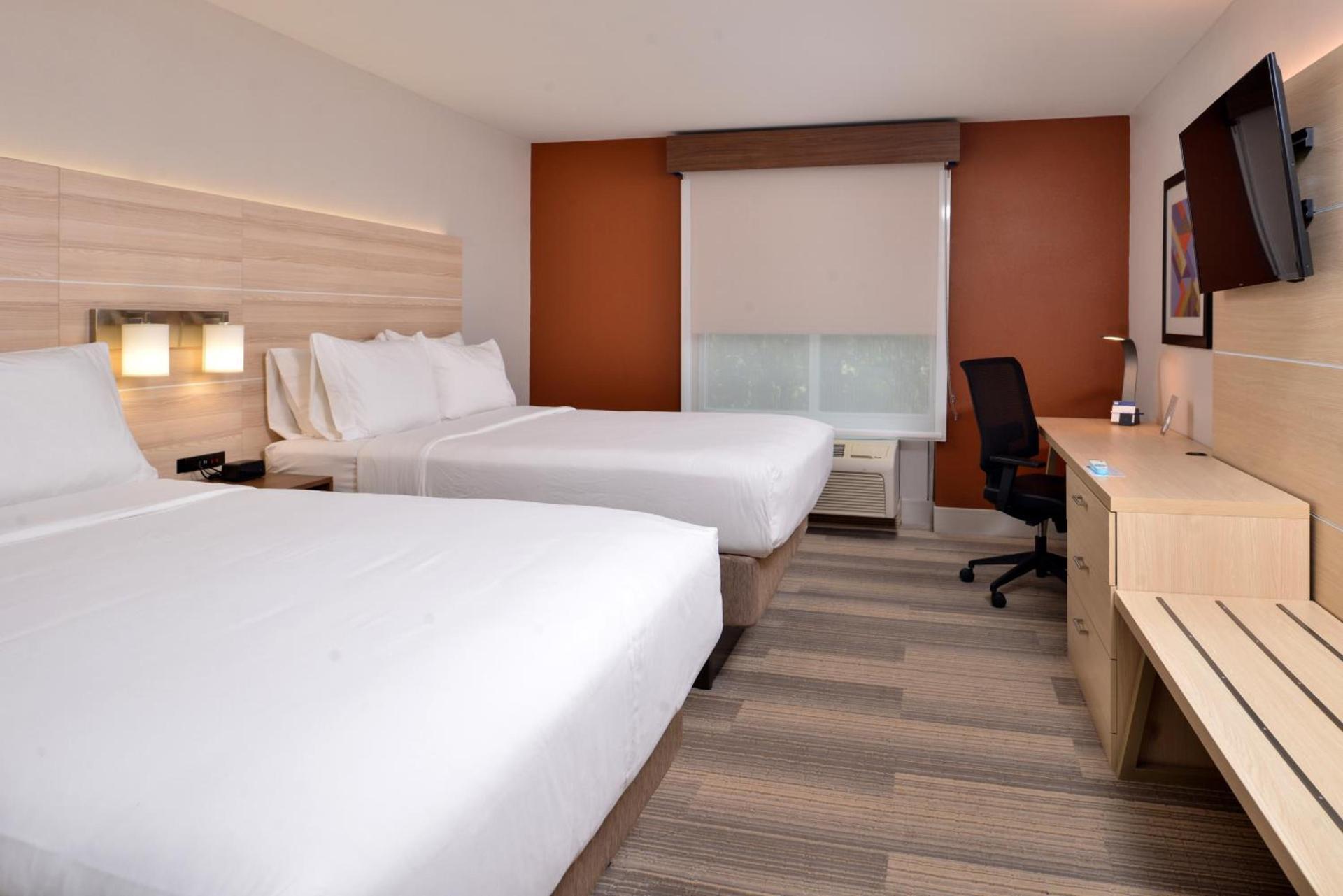 Holiday Inn Express Hotel & Suites Cincinnati - Mason by IHG photo 21