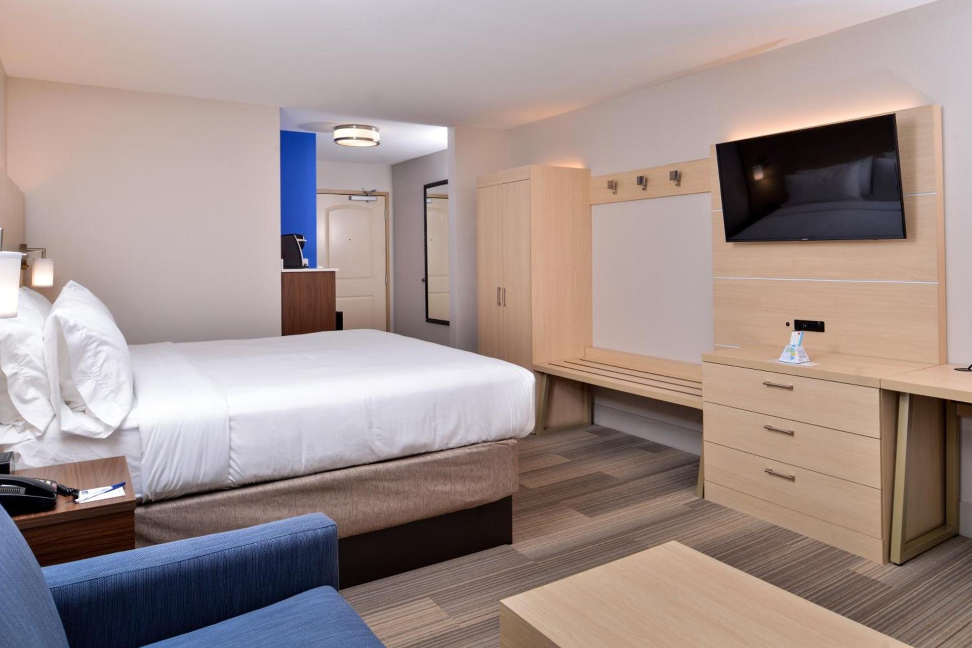 Holiday Inn Express Hotel & Suites Cincinnati - Mason by IHG photo 27