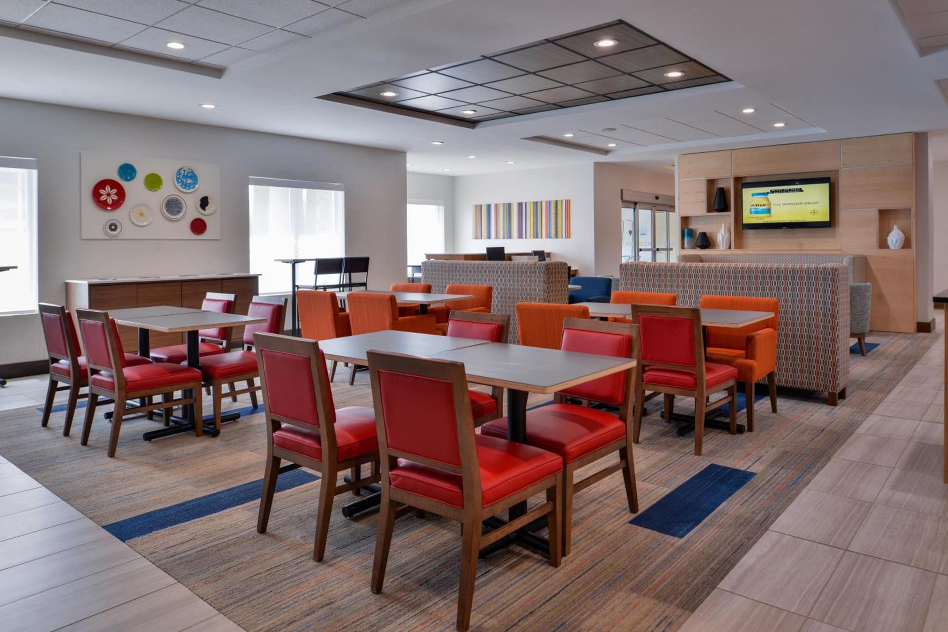 Holiday Inn Express Hotel & Suites Cincinnati - Mason by IHG photo 54